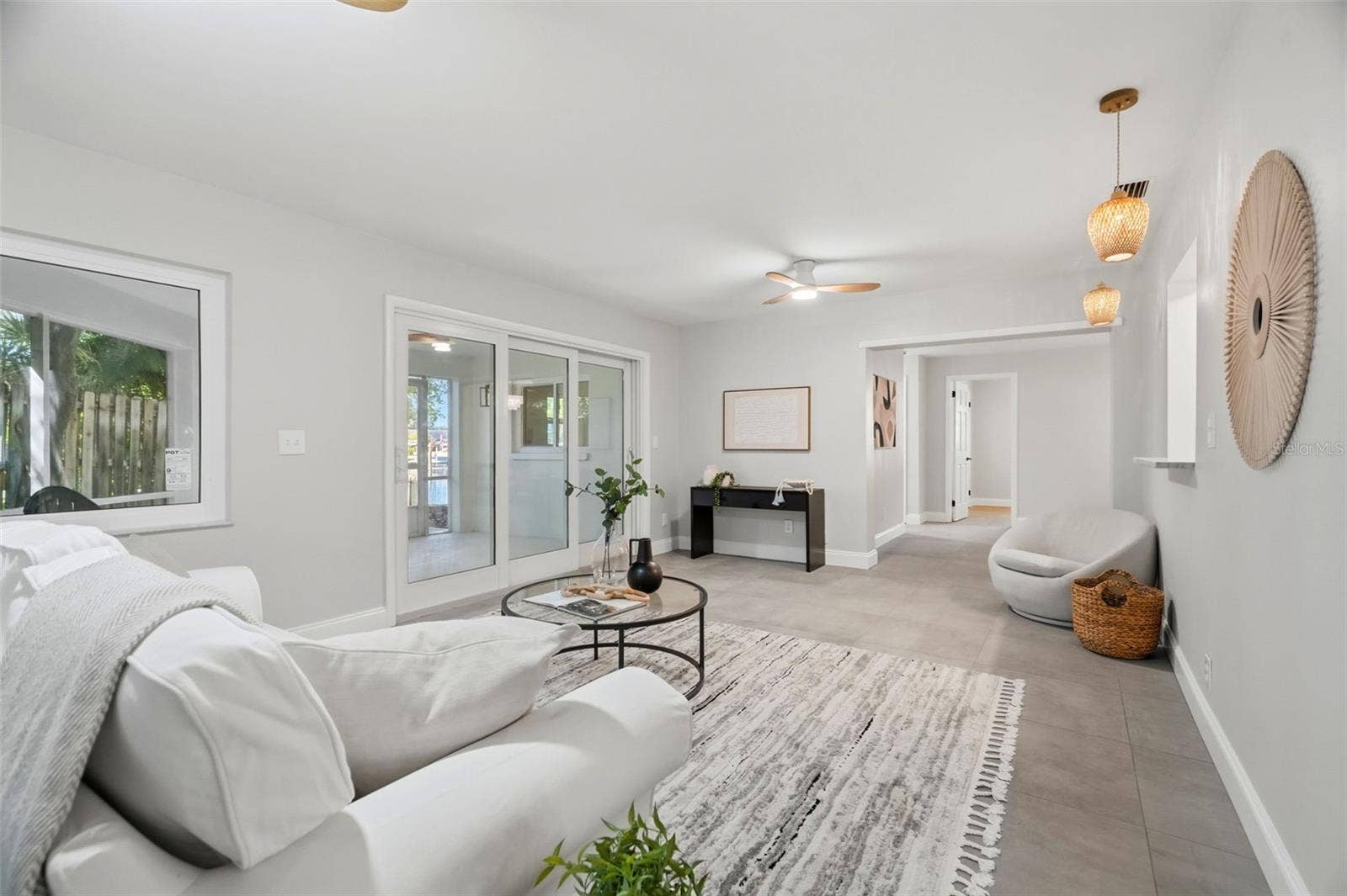4700 14TH STREET NE, St Petersburg, FL 33703 Family room.