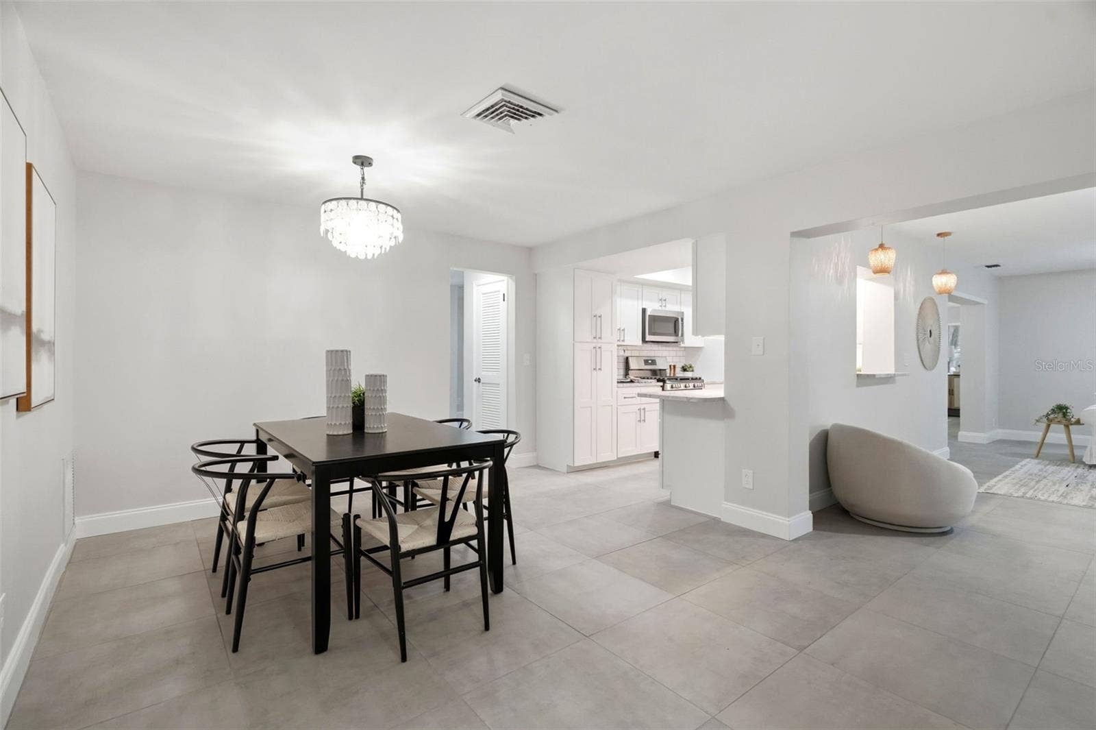 4700 14TH STREET NE, St Petersburg, FL 33703 Dining area.