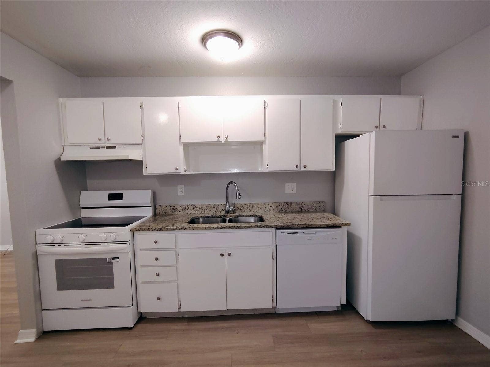 9563 LYNN LANE, #B, Seminole, FL 33777 9563 LYNN LANE, #B, Seminole, FL 33777
