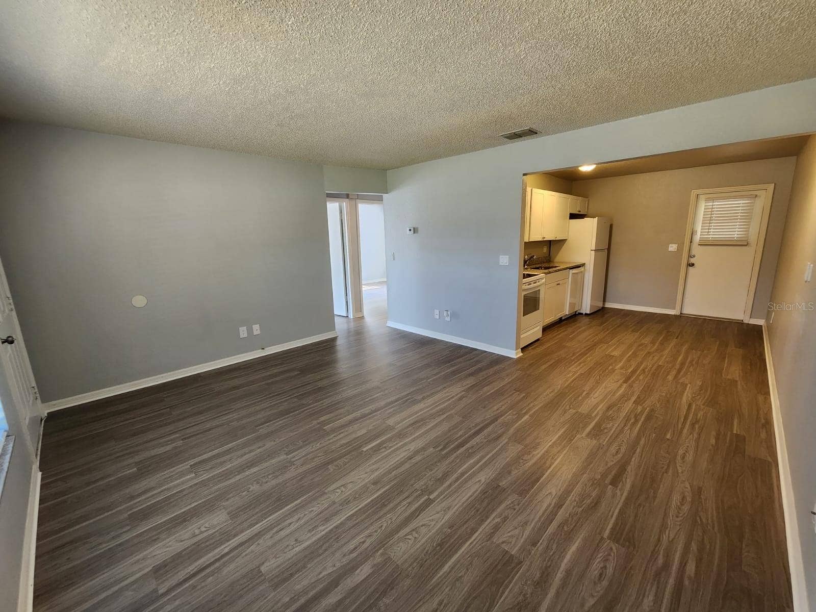 9563 LYNN LANE, #B, Seminole, FL 33777 9563 LYNN LANE, #B, Seminole, FL 33777