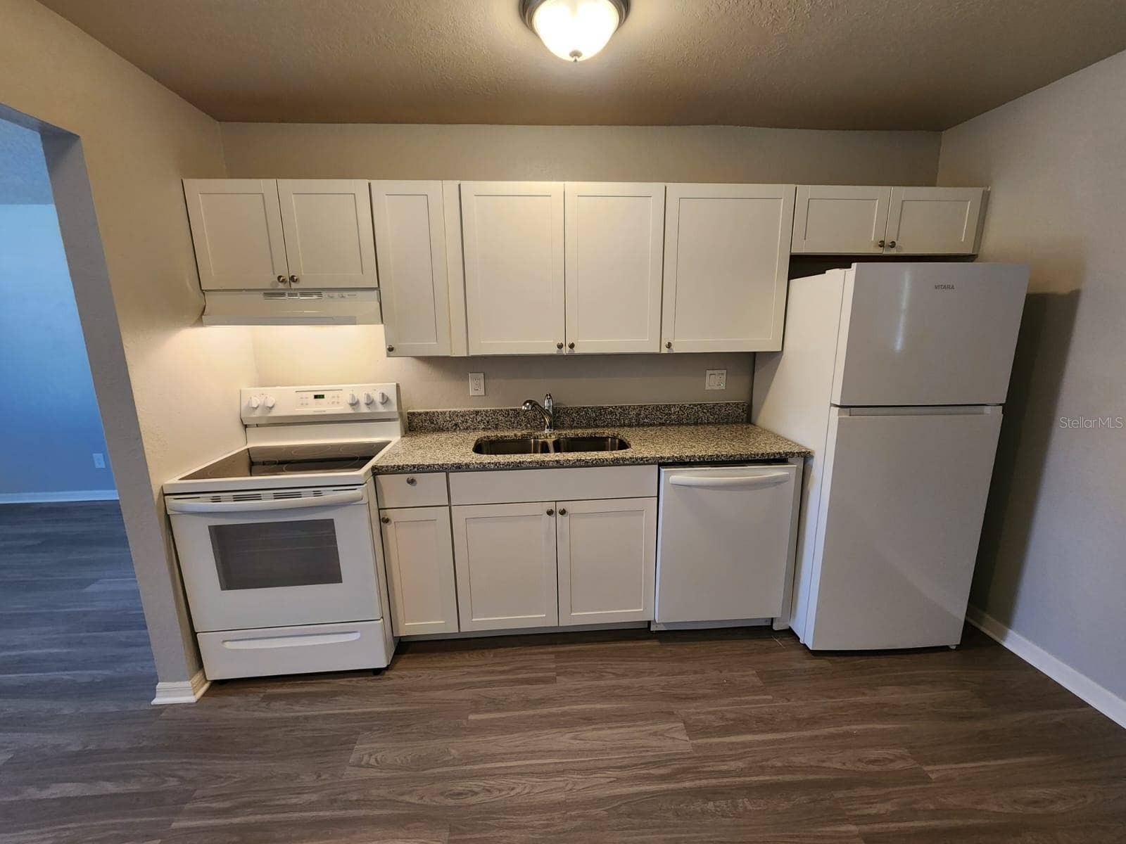 9563 LYNN LANE, #B, Seminole, FL 33777 9563 LYNN LANE, #B, Seminole, FL 33777