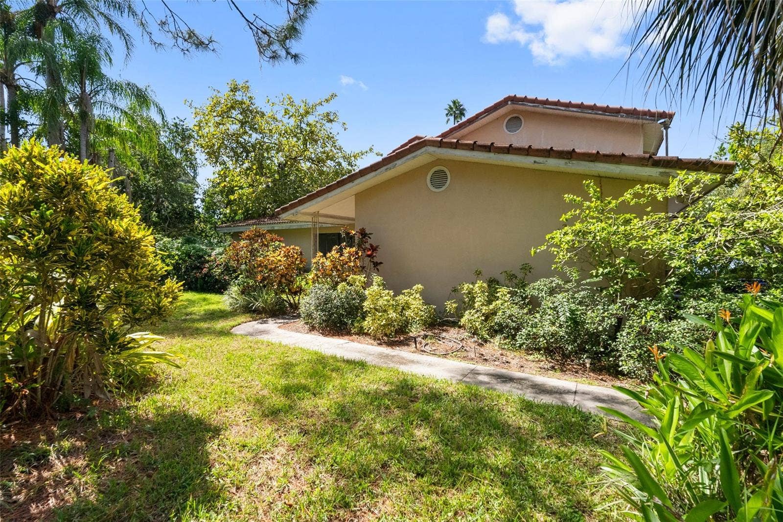 600 SHORE DRIVE E, Oldsmar, FL 34677 600 SHORE DRIVE E, Oldsmar, FL 34677