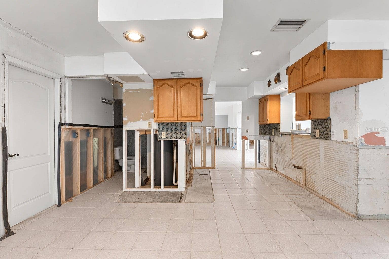600 SHORE DRIVE E, Oldsmar, FL 34677 600 SHORE DRIVE E, Oldsmar, FL 34677