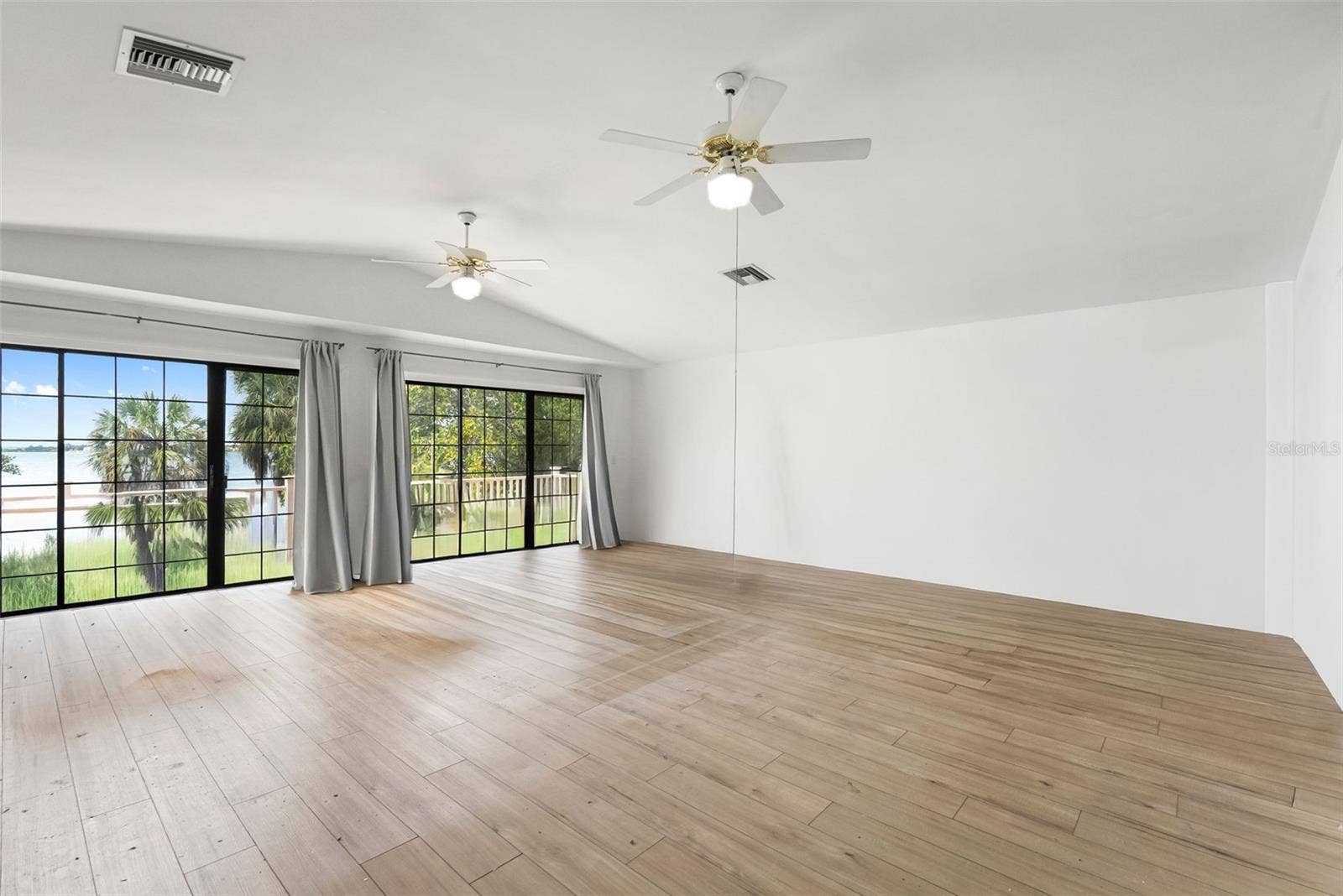 600 SHORE DRIVE E, Oldsmar, FL 34677 600 SHORE DRIVE E, Oldsmar, FL 34677