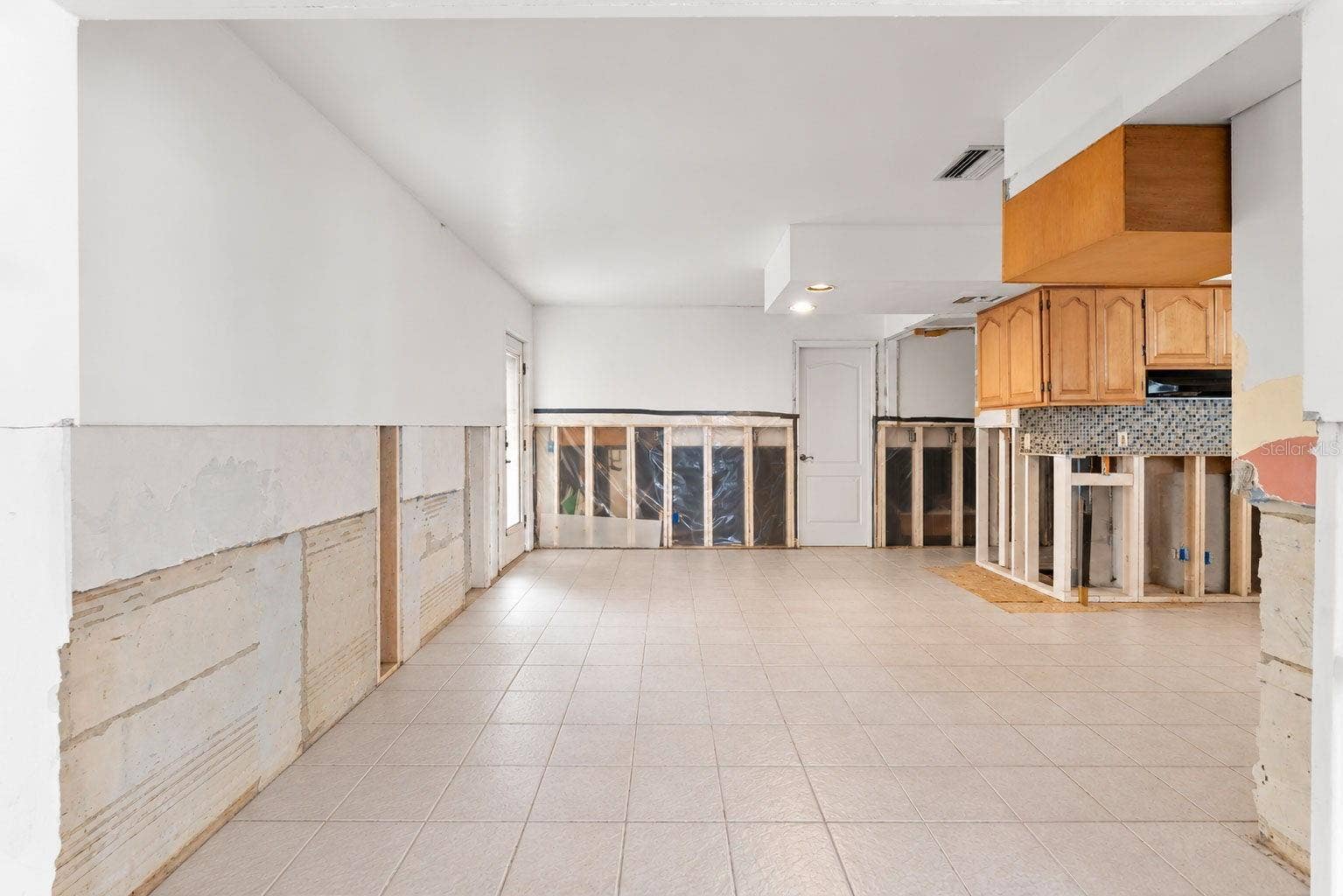 600 SHORE DRIVE E, Oldsmar, FL 34677 600 SHORE DRIVE E, Oldsmar, FL 34677