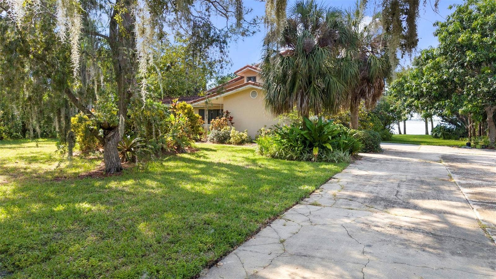 600 SHORE DRIVE E, Oldsmar, FL 34677 600 SHORE DRIVE E, Oldsmar, FL 34677