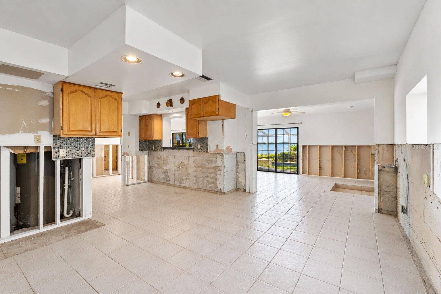 600 SHORE DRIVE E, Oldsmar, FL 34677 600 SHORE DRIVE E, Oldsmar, FL 34677
