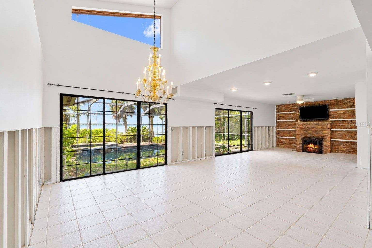 600 SHORE DRIVE E, Oldsmar, FL 34677 600 SHORE DRIVE E, Oldsmar, FL 34677