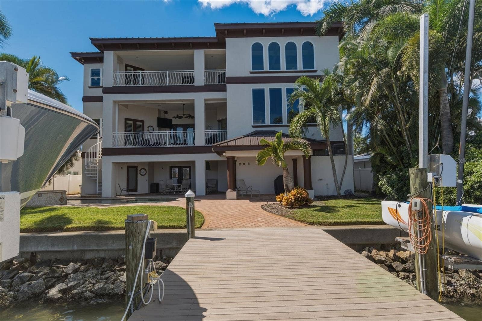 7851 9TH AVENUE S, St Petersburg, FL 33707 7851 9TH AVENUE S, St Petersburg, FL 33707