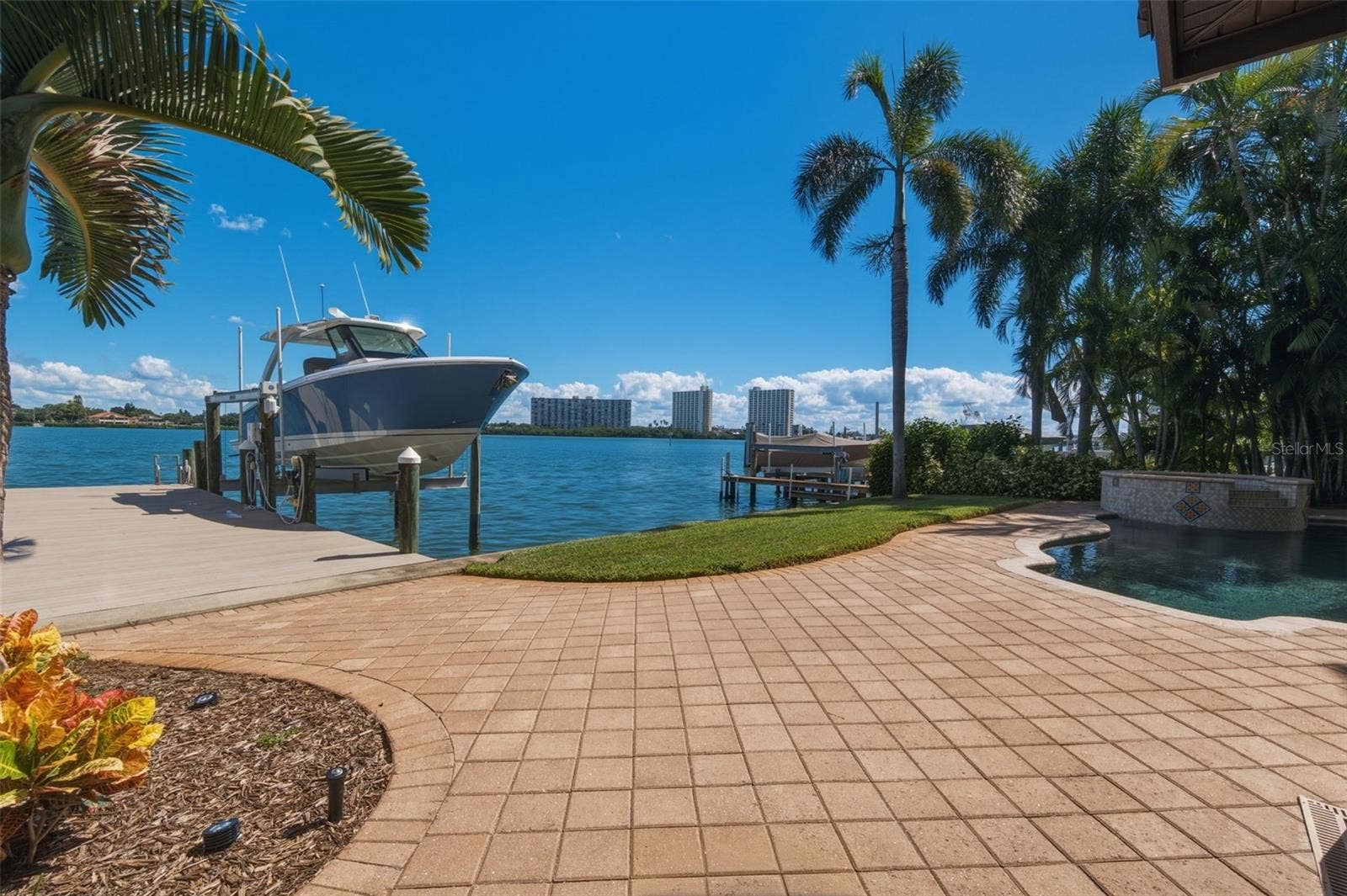 7851 9TH AVENUE S, St Petersburg, FL 33707 7851 9TH AVENUE S, St Petersburg, FL 33707