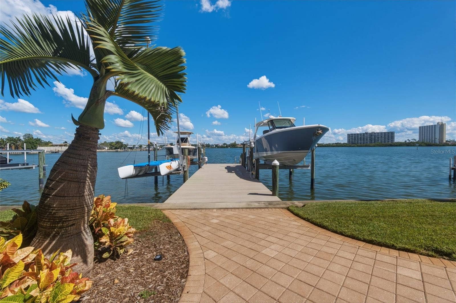 7851 9TH AVENUE S, St Petersburg, FL 33707 7851 9TH AVENUE S, St Petersburg, FL 33707