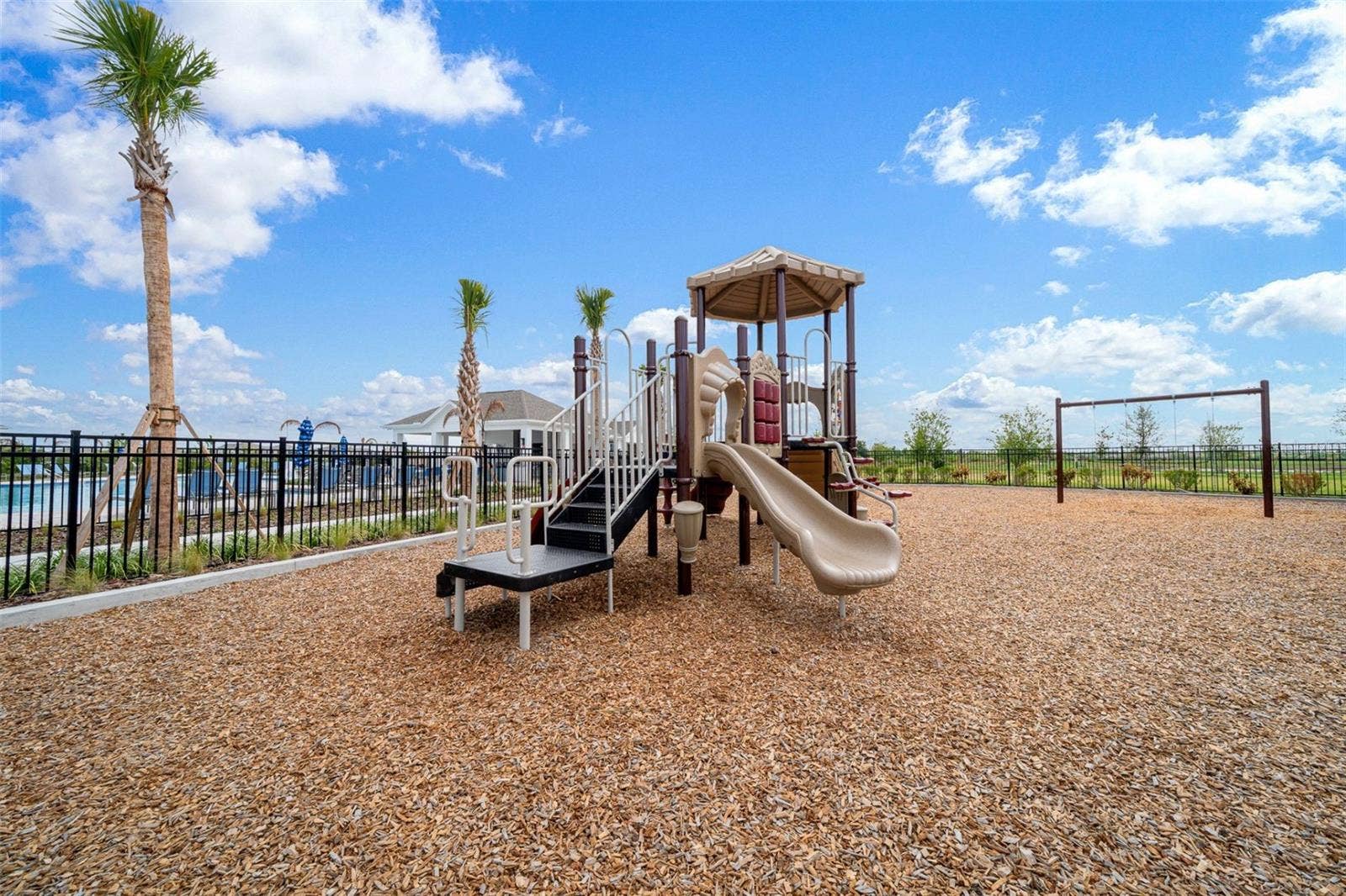 5510 FREESIA DRIVE, Lakeland, FL 33811 Community Playground