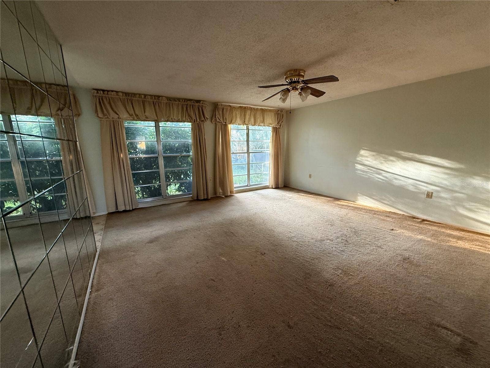 6810 EDEN LANE, Tampa, FL 33634 Great room