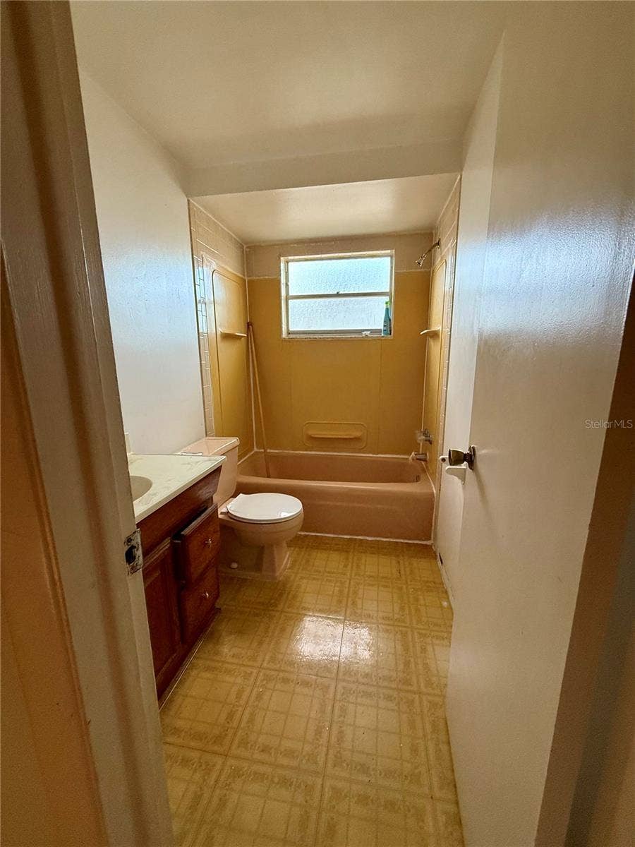 6810 EDEN LANE, Tampa, FL 33634 6810 EDEN LANE, Tampa, FL 33634