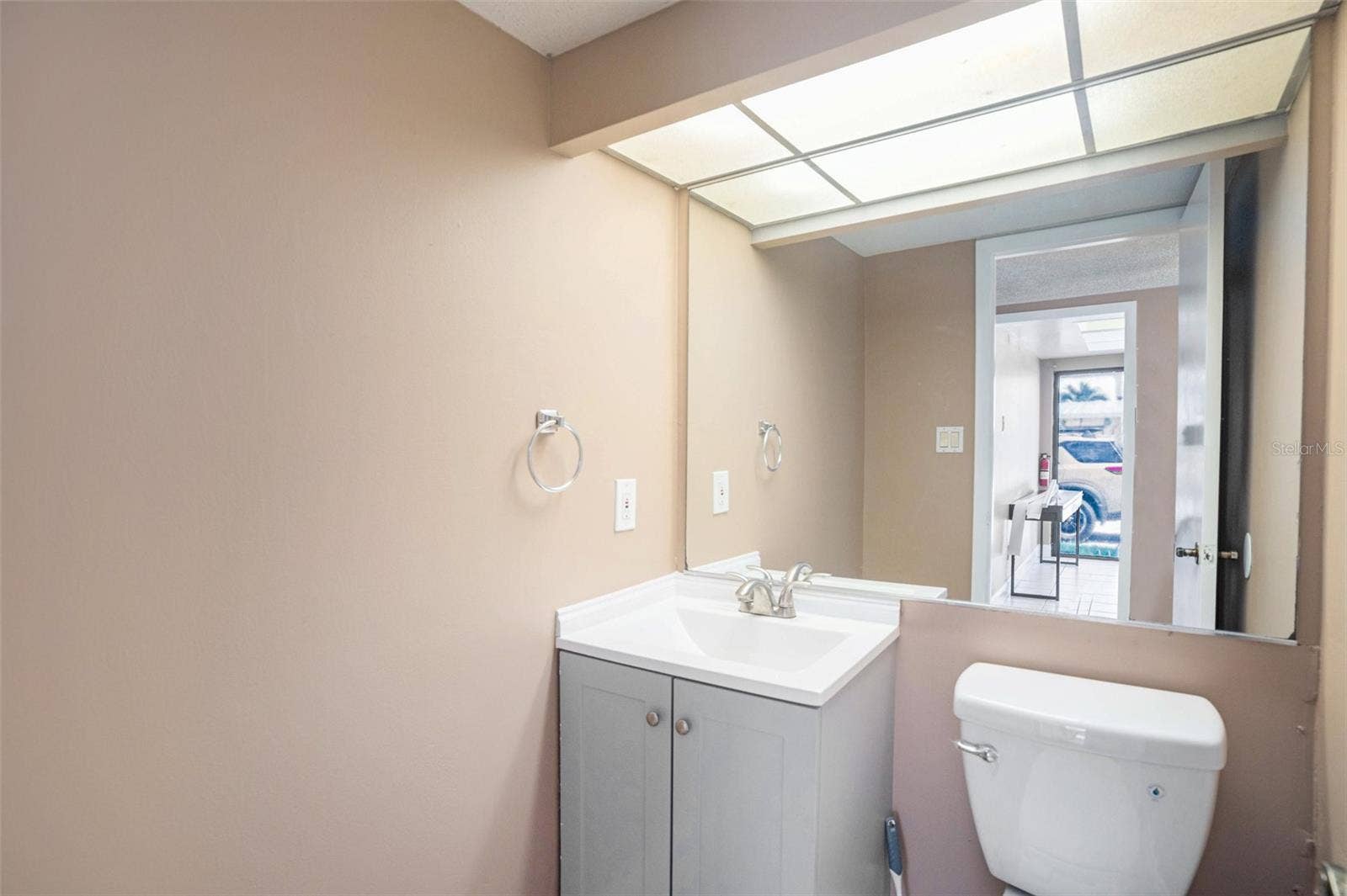 8719 COVE COURT, #10, Tampa, FL 33615 1st Floor guest half bath