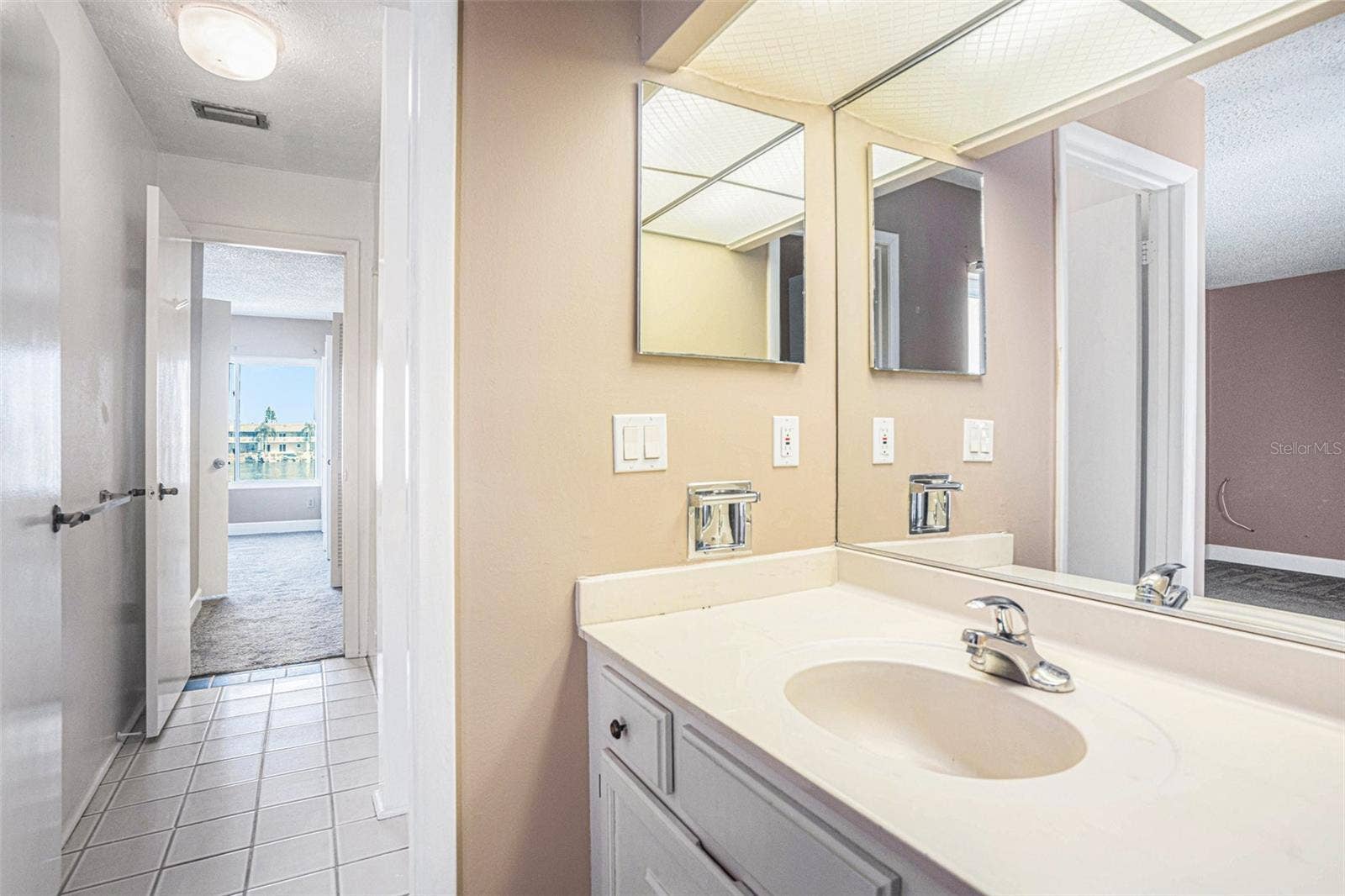 8719 COVE COURT, #10, Tampa, FL 33615 8719 COVE COURT, #10, Tampa, FL 33615