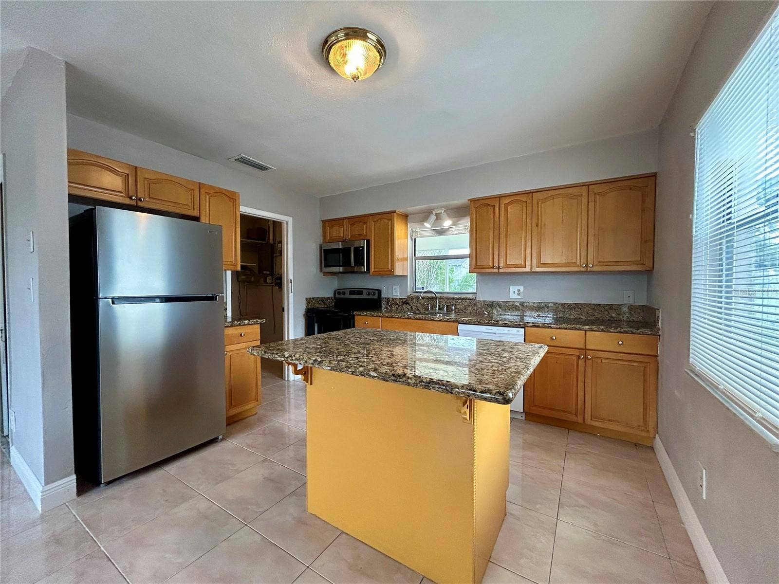 816 62ND AVENUE NE, St Petersburg, FL 33702 816 62ND AVENUE NE, St Petersburg, FL 33702