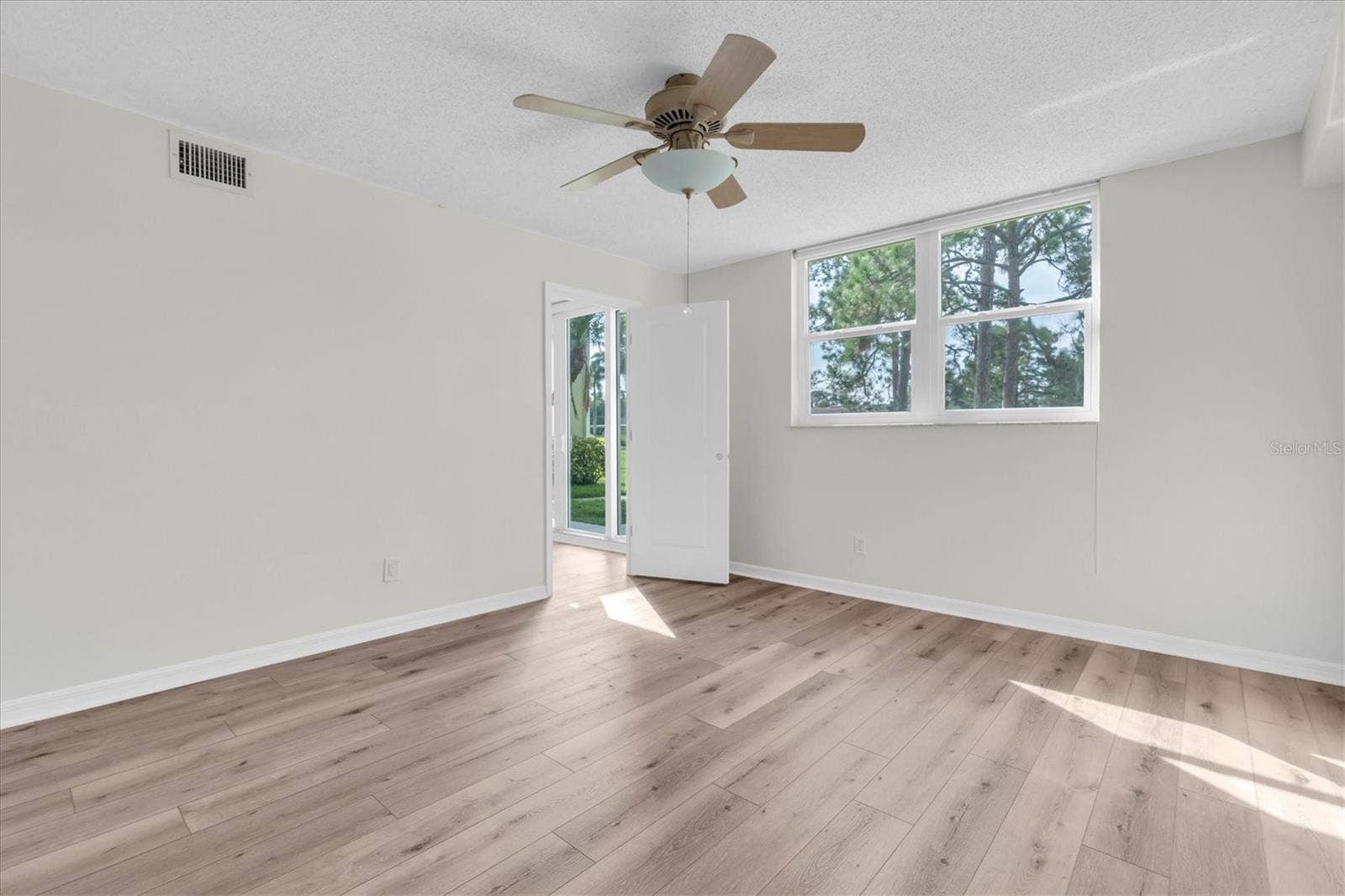 4885 1ST STREET NE, #106, St Petersburg, FL 33703