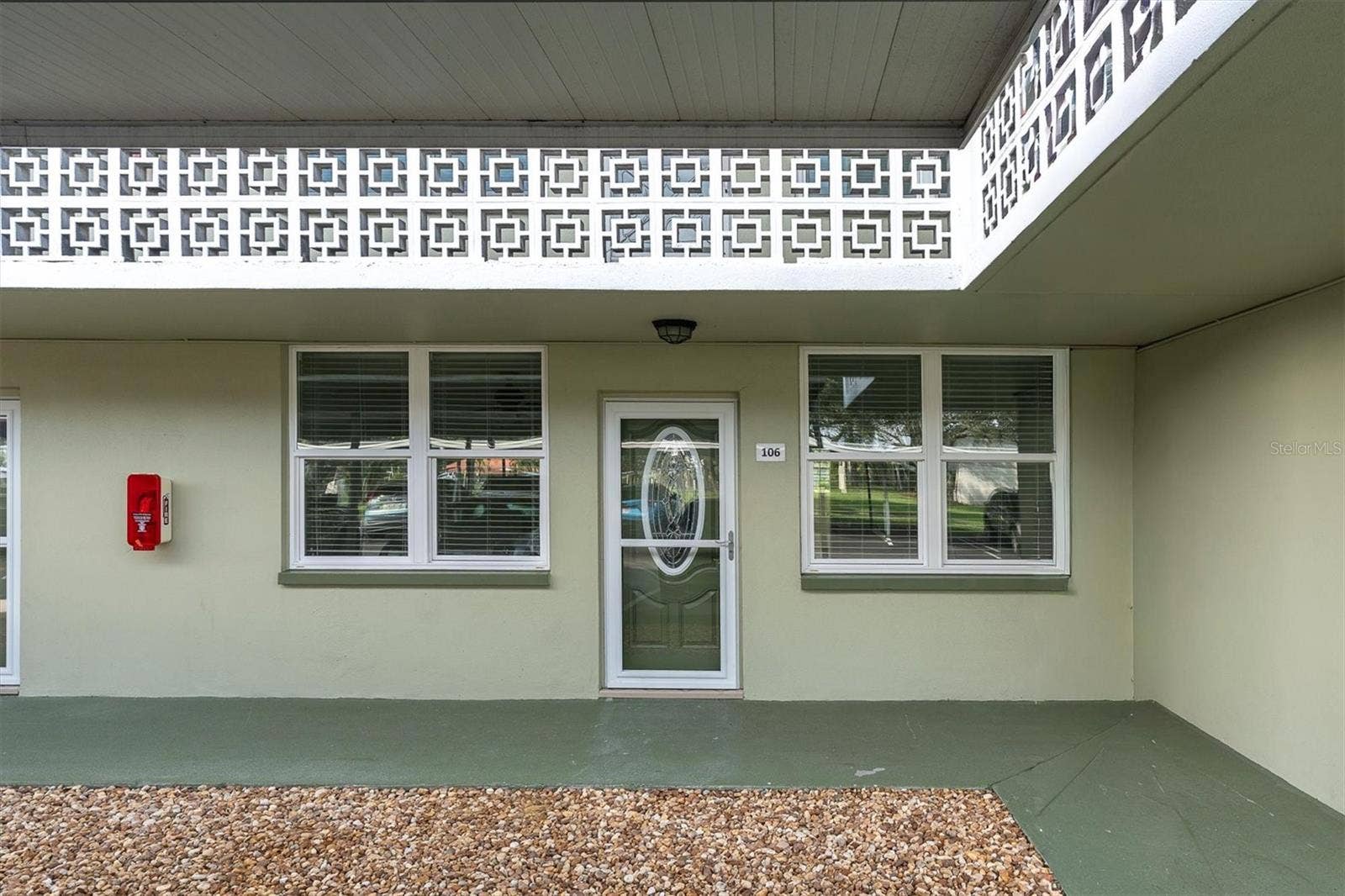4885 1ST STREET NE, #106, St Petersburg, FL 33703