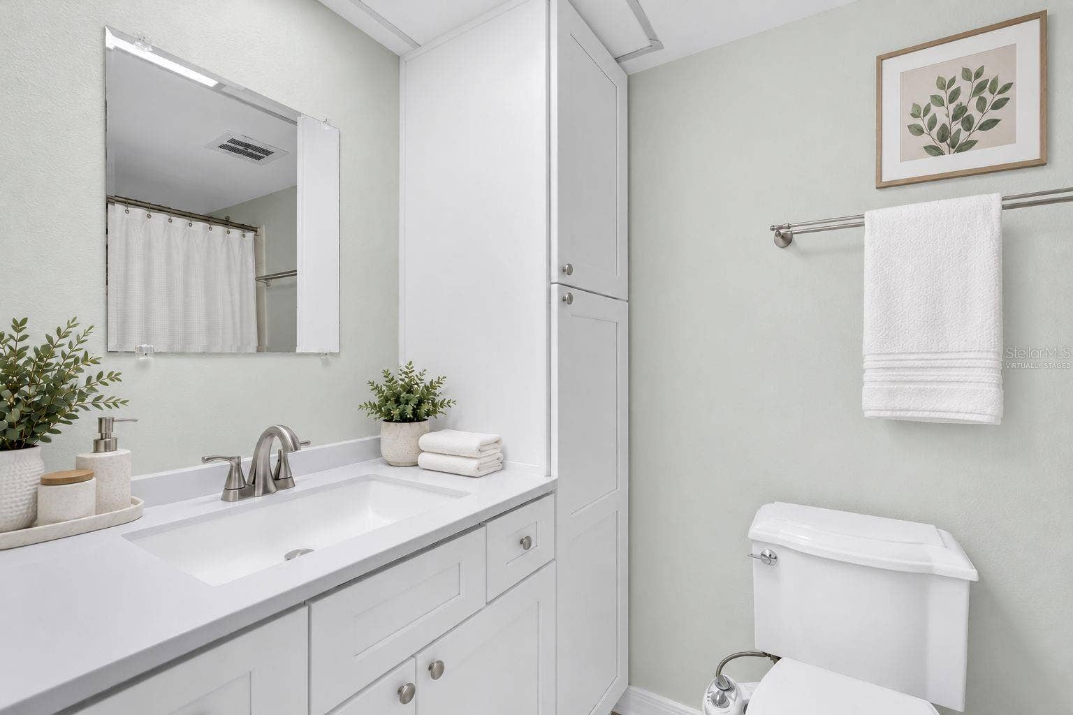 Virtually Staged: Ensuite Bathroom
