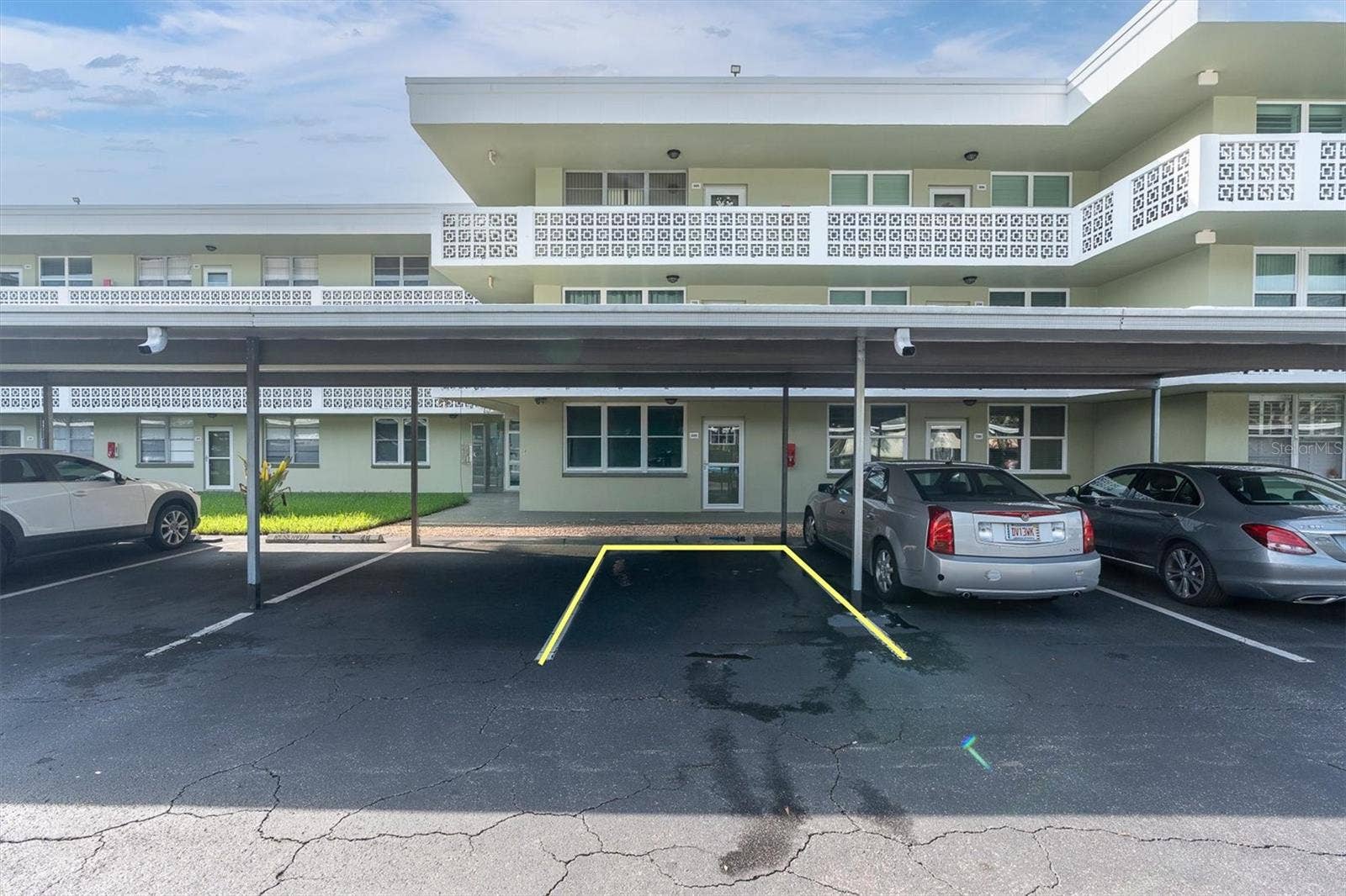 4885 1ST STREET NE, #106, St Petersburg, FL 33703
