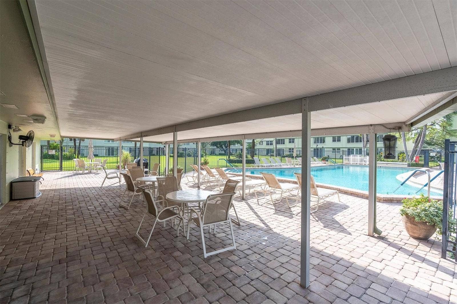 4885 1ST STREET NE, #106, St Petersburg, FL 33703
