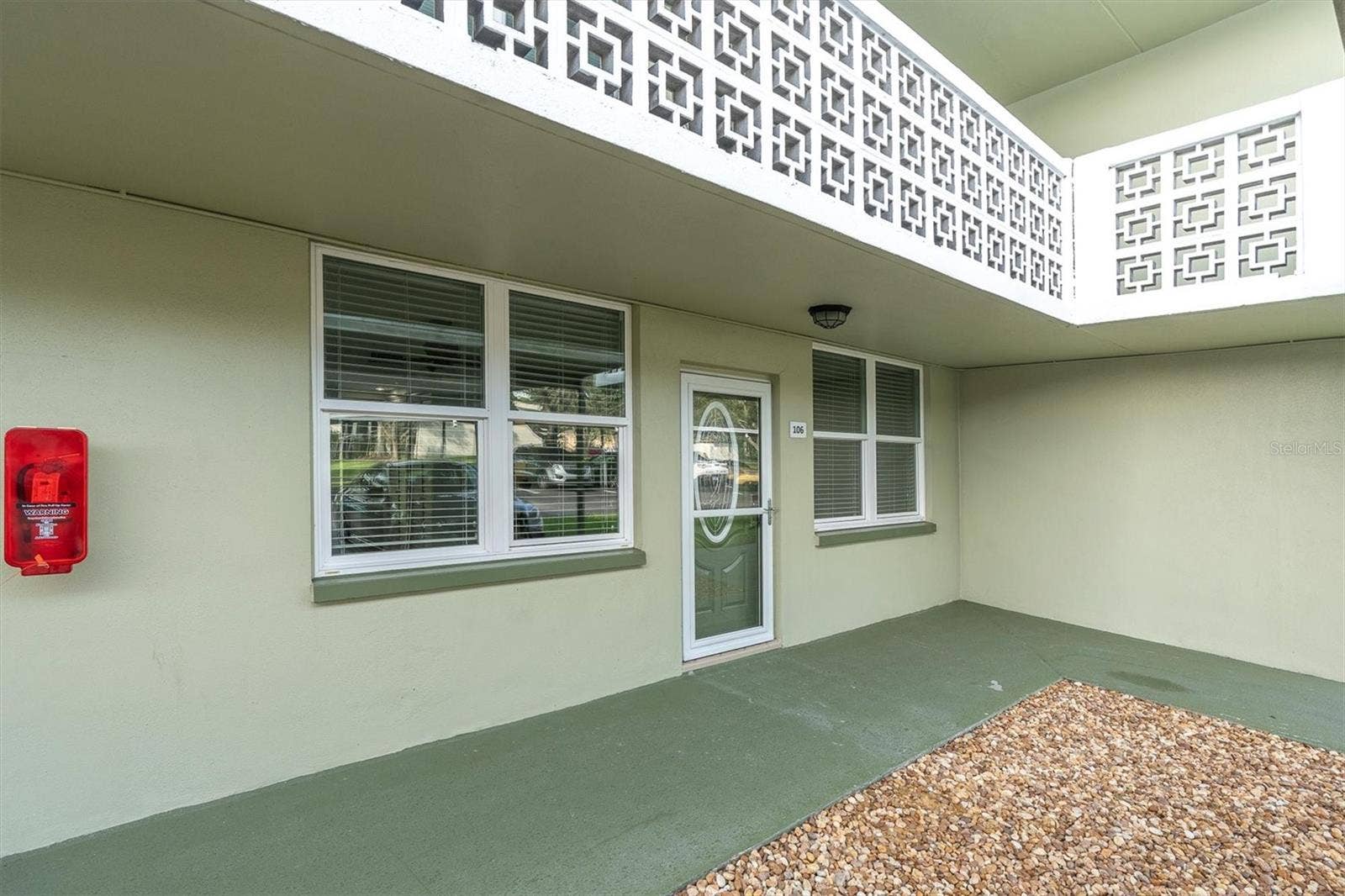 4885 1ST STREET NE, #106, St Petersburg, FL 33703