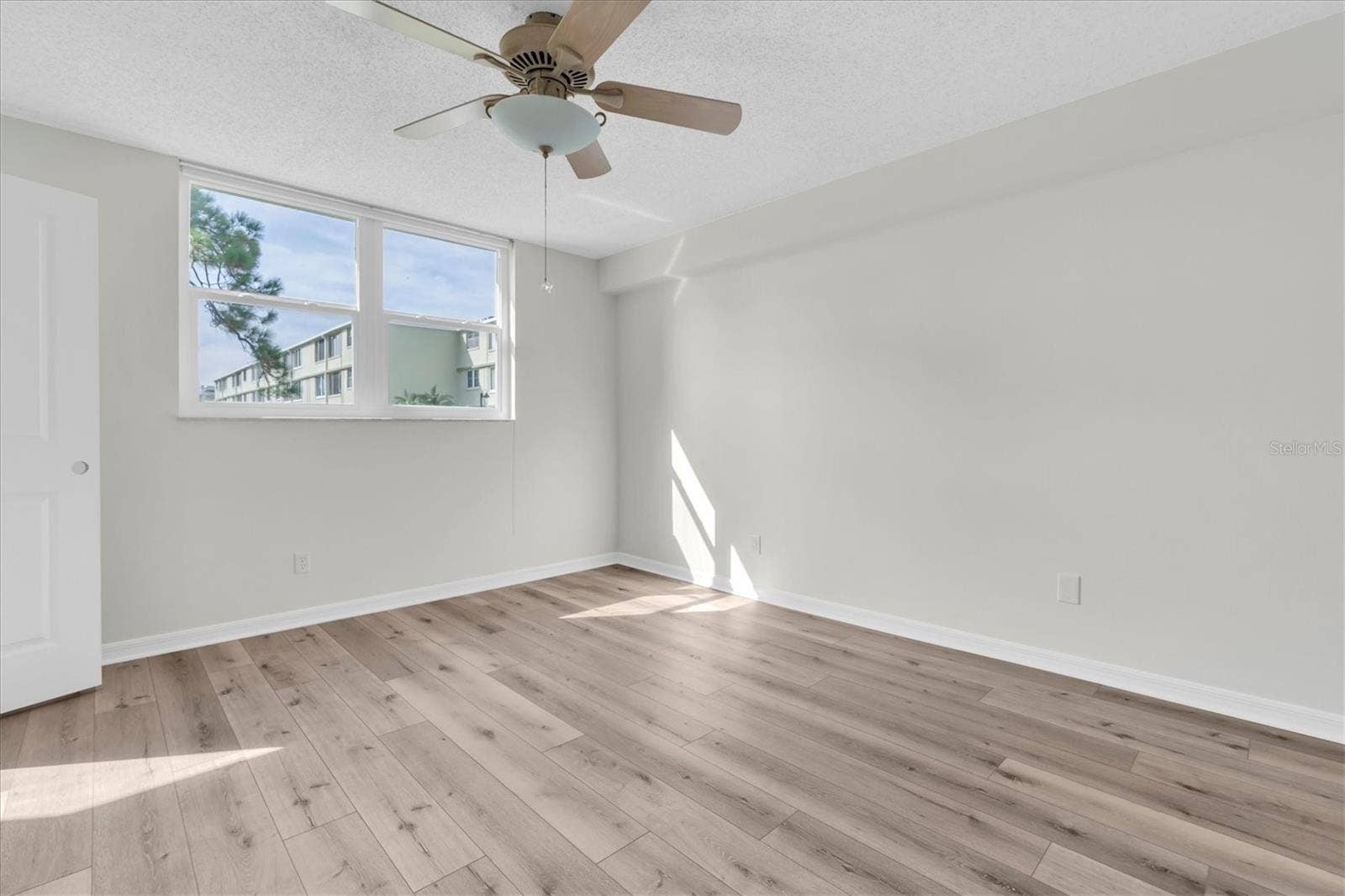 4885 1ST STREET NE, #106, St Petersburg, FL 33703