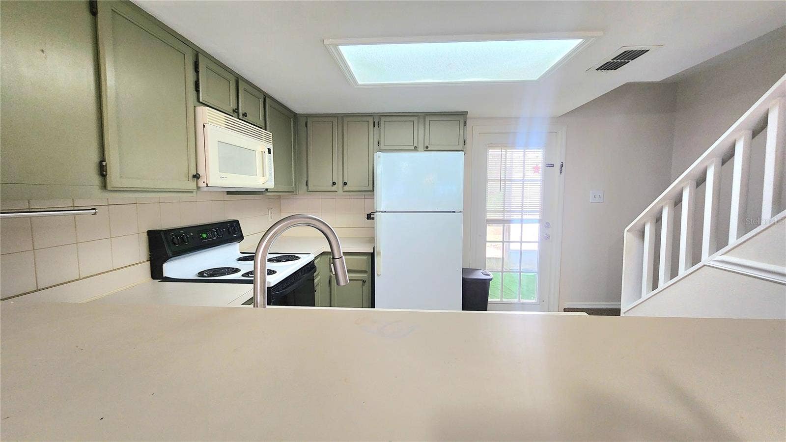 3335 FOX HUNT DRIVE, Palm Harbor, FL 34683