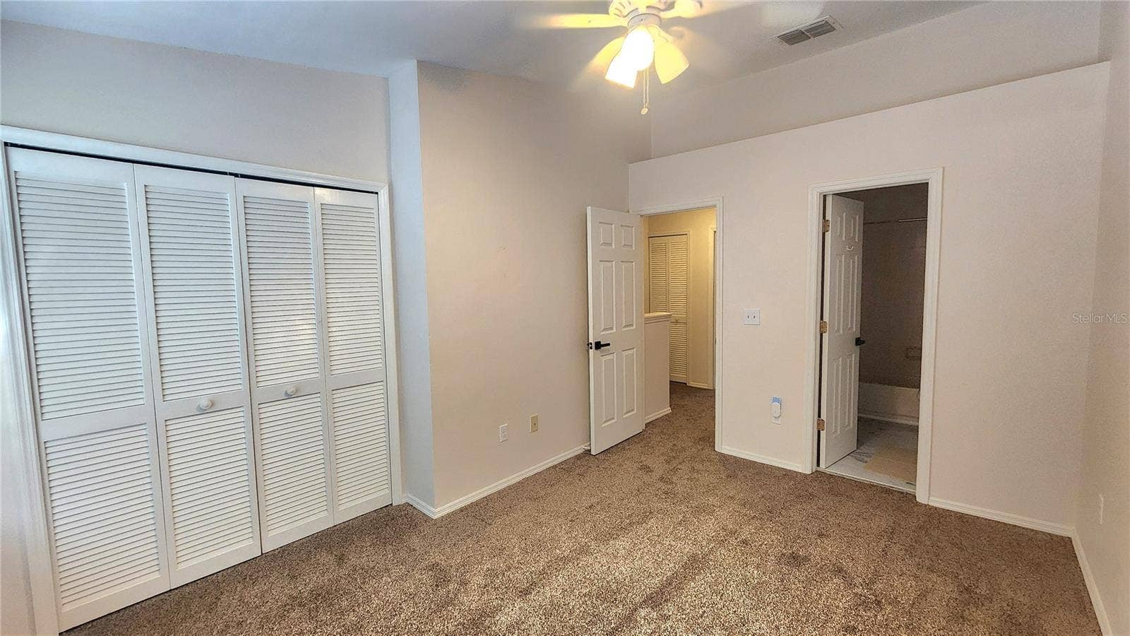 3335 FOX HUNT DRIVE, Palm Harbor, FL 34683
