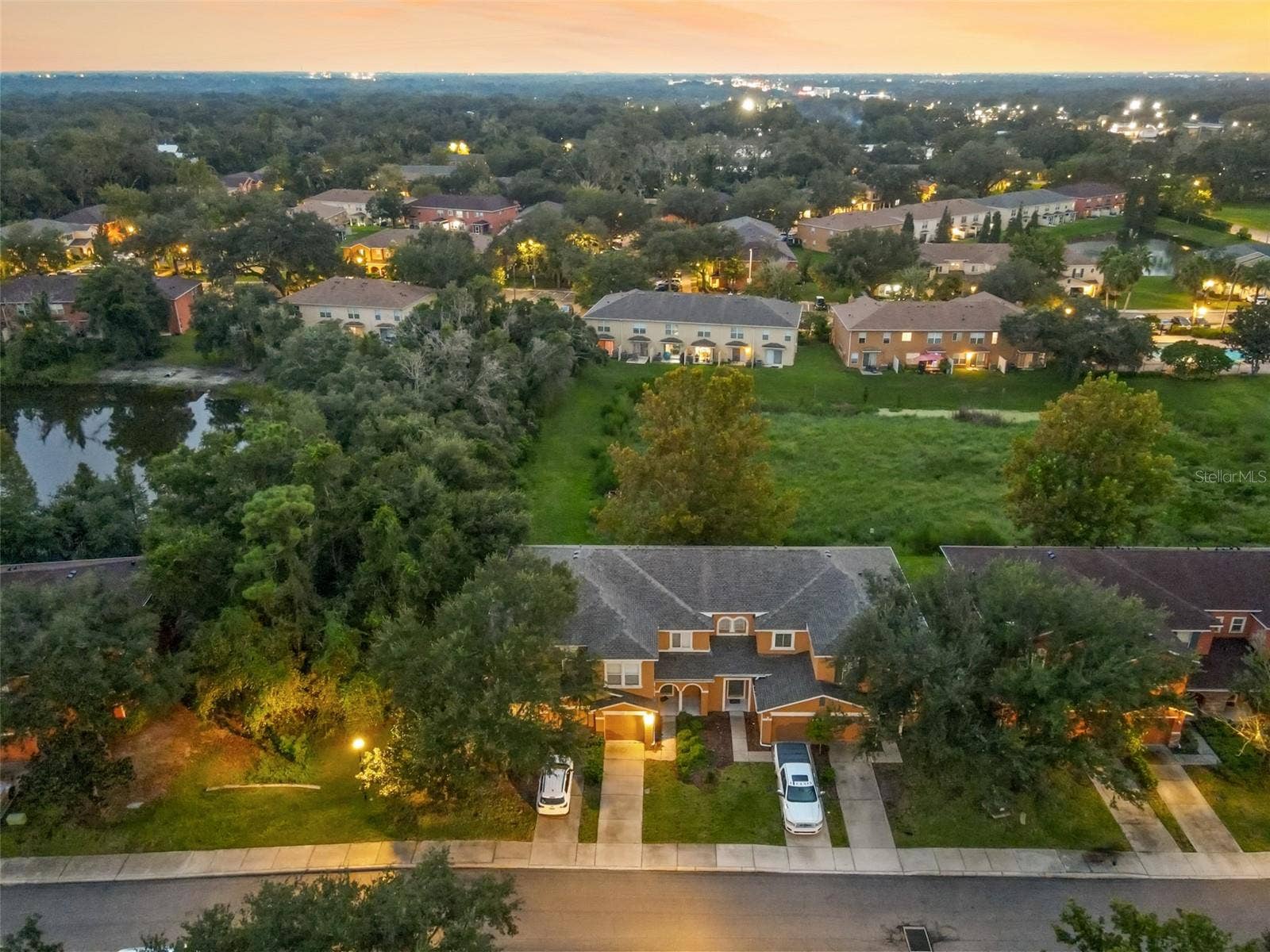 10851 KENSINGTON PARK AVENUE, Riverview, FL 33578 10851 KENSINGTON PARK AVENUE, Riverview, FL 33578