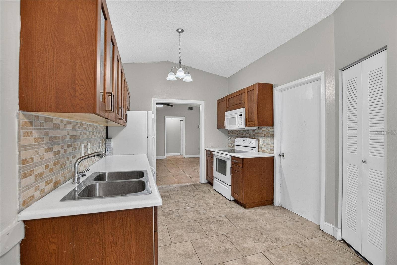 629 STILLVIEW CIRCLE, Brandon, FL 33510 629 STILLVIEW CIRCLE, Brandon, FL 33510
