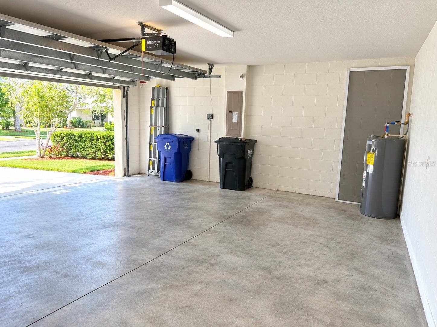 814 COLLEGE LEAF WAY, Ruskin, FL 33570 814 COLLEGE LEAF WAY, Ruskin, FL 33570