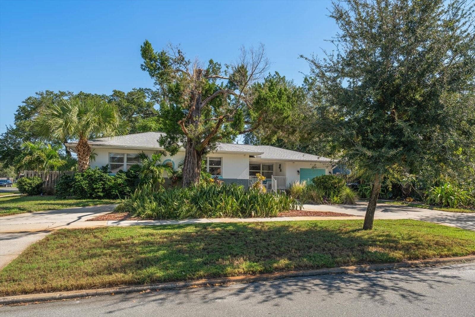 2534 BAYSIDE DRIVE S, St Petersburg, FL 33705