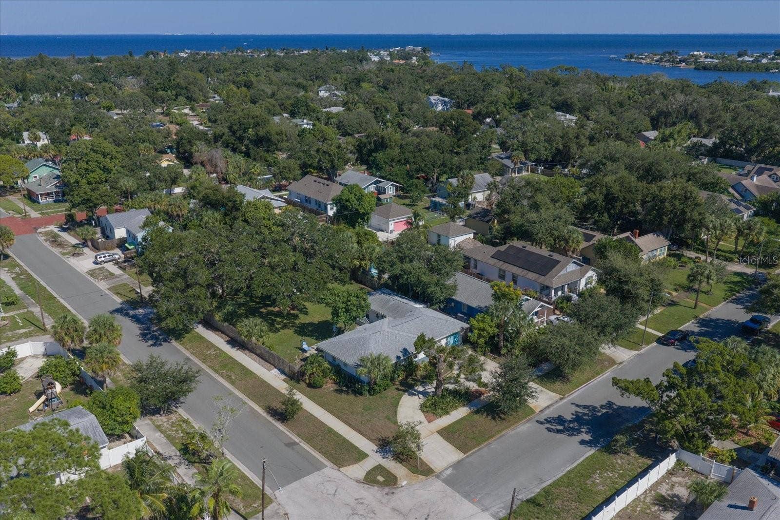 2534 BAYSIDE DRIVE S, St Petersburg, FL 33705