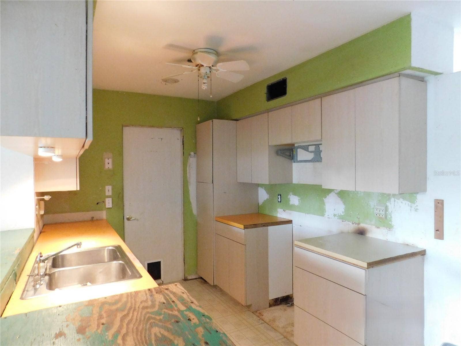 3724 LALANI BOULEVARD, Sarasota, FL 34232 3724 LALANI BOULEVARD, Sarasota, FL 34232