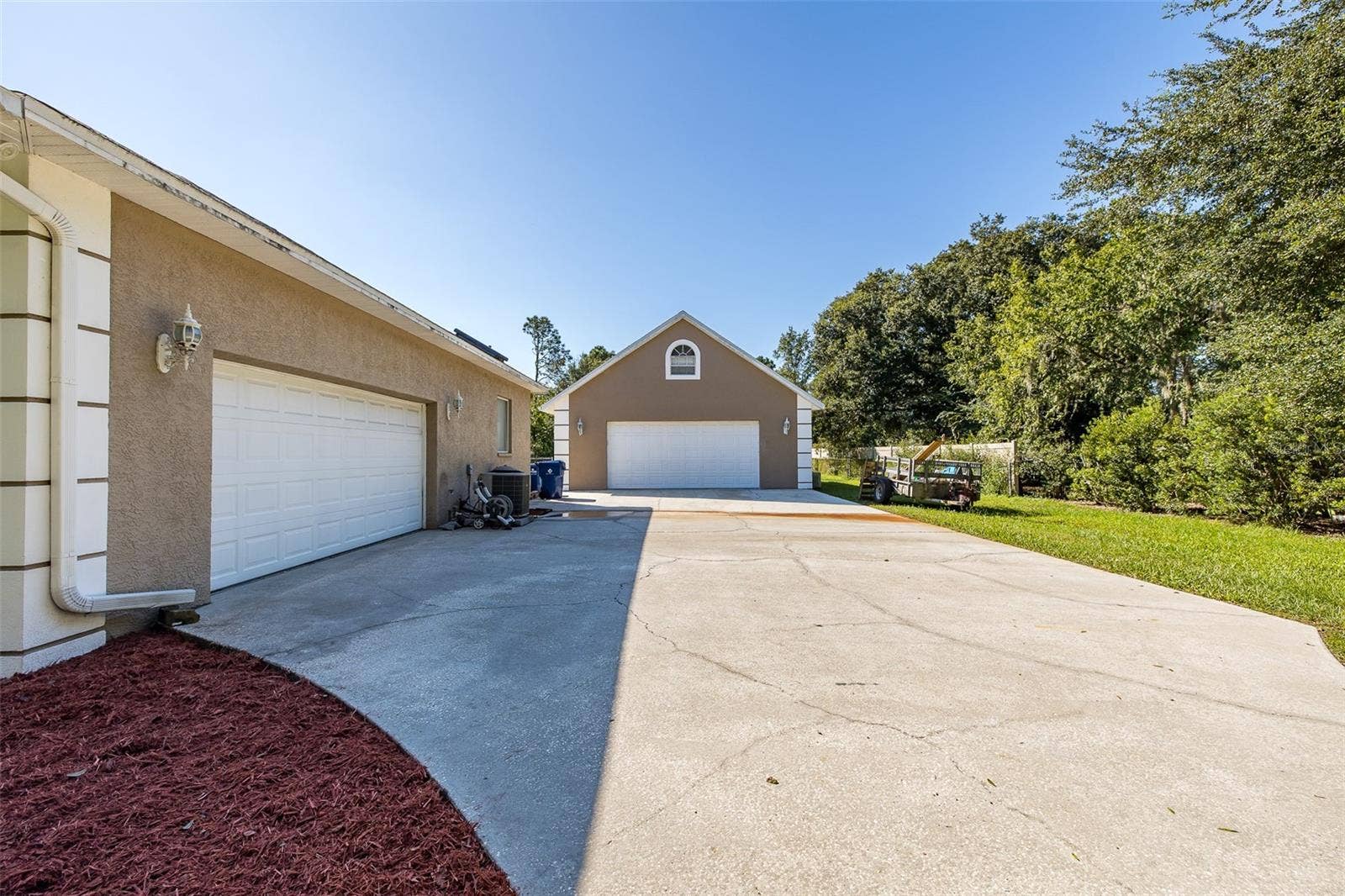 31524 CROSS CREEK LANE, Wesley Chapel, FL 33543 Attached garage and detached garage