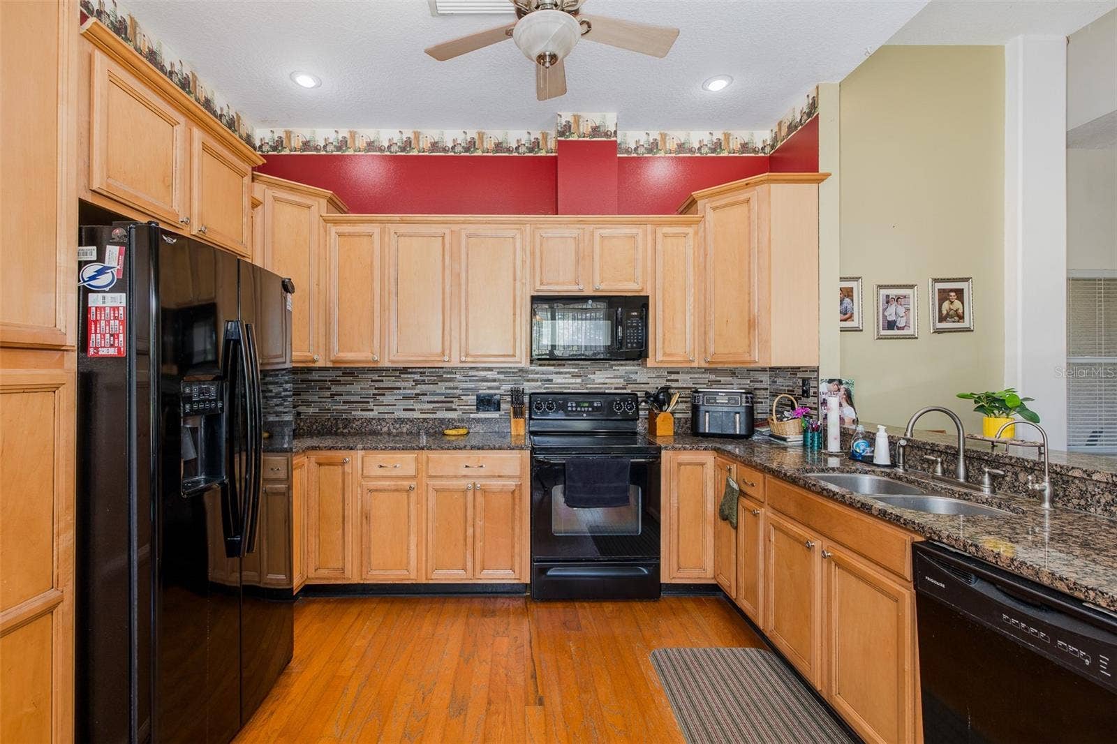 31524 CROSS CREEK LANE, Wesley Chapel, FL 33543 31524 CROSS CREEK LANE, Wesley Chapel, FL 33543
