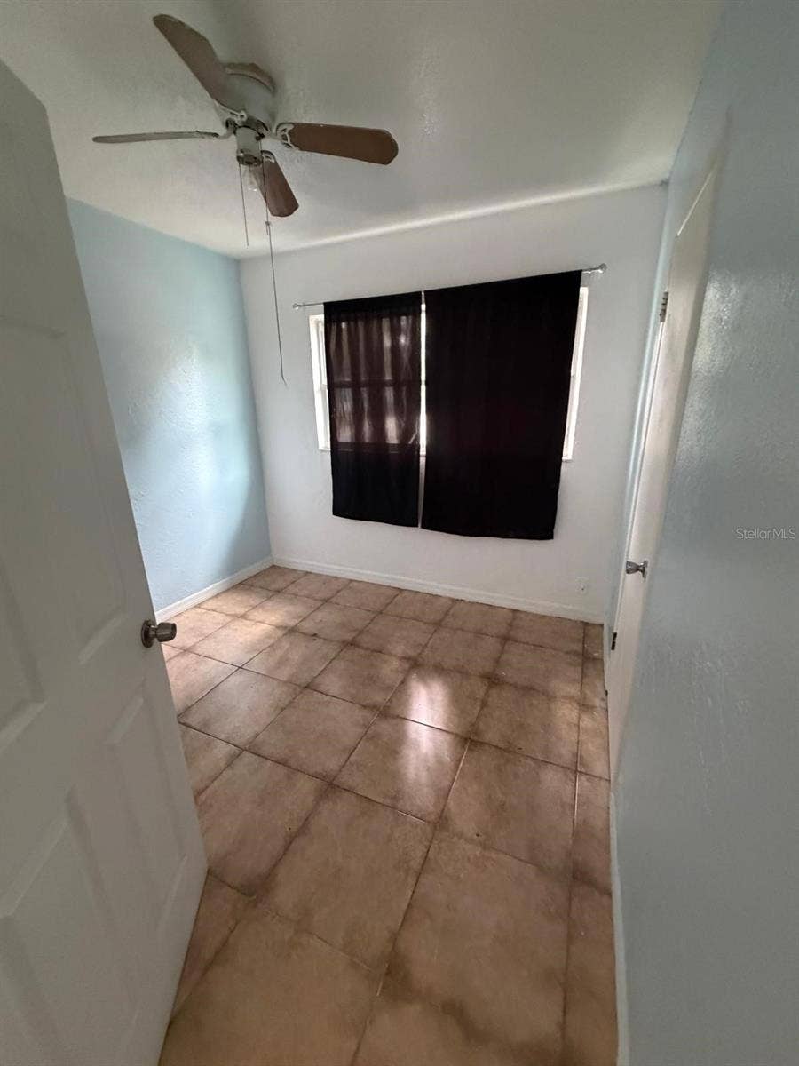 621 LINCOLN AVENUE, Tarpon Springs, FL 34689