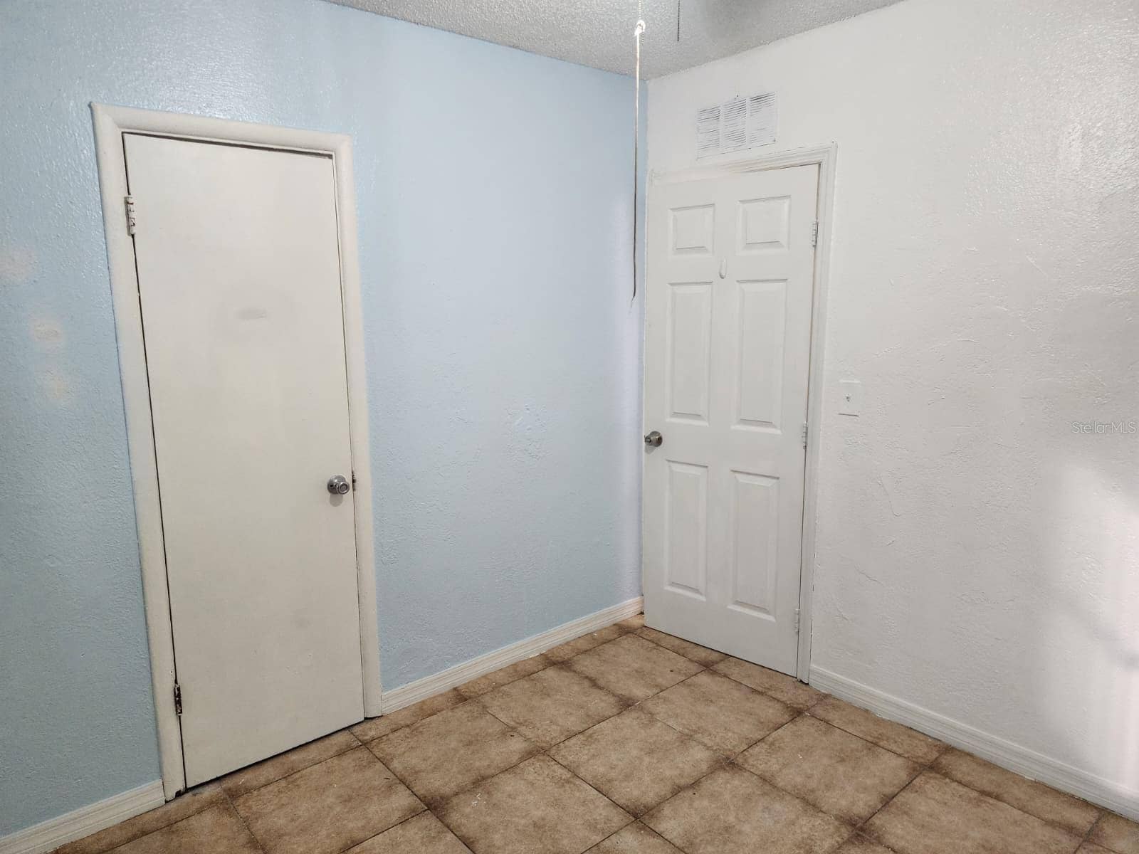 621 LINCOLN AVENUE, Tarpon Springs, FL 34689