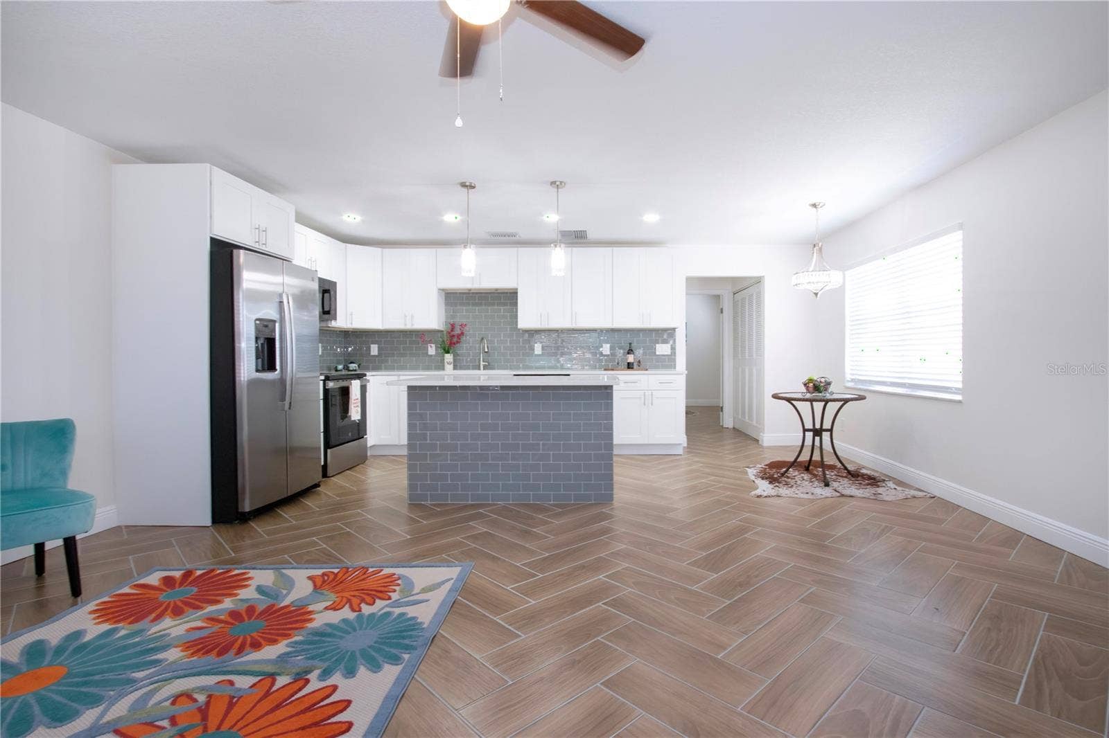 Large kitchen area with soft close cabinets
