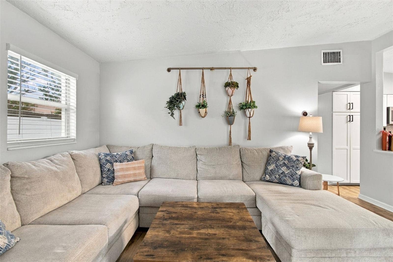 3306 NAKORA DRIVE, Tampa, FL 33618 Living Room