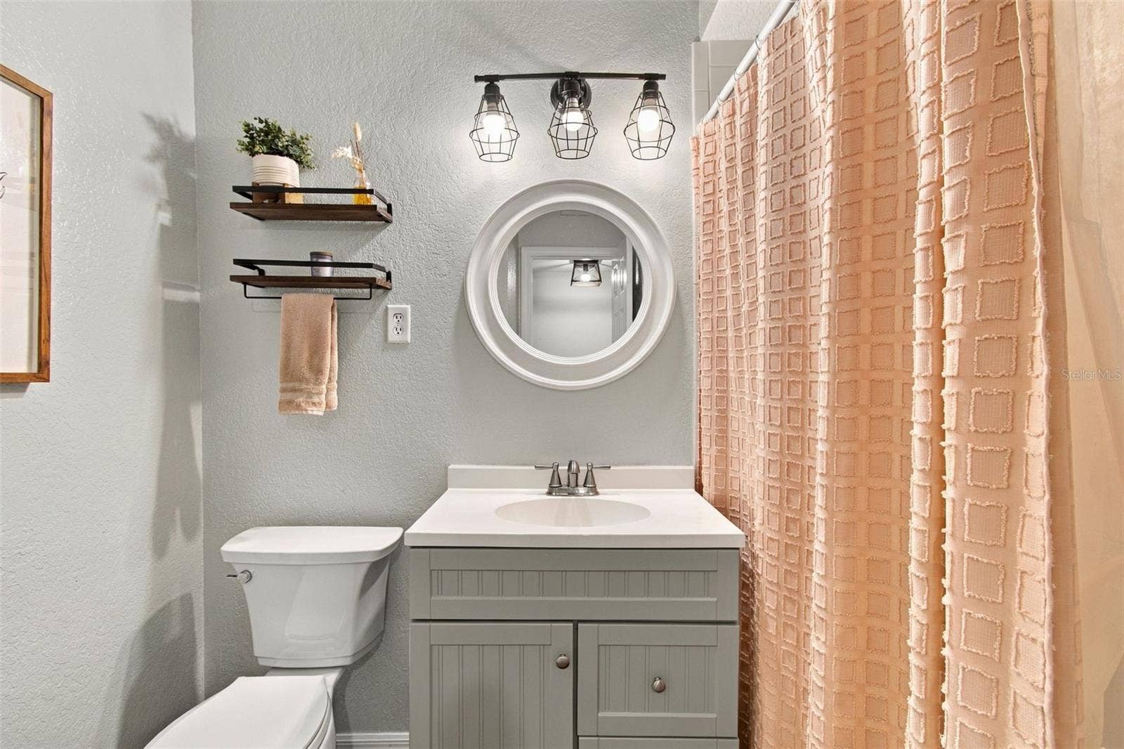 3306 NAKORA DRIVE, Tampa, FL 33618 Bathroom 2