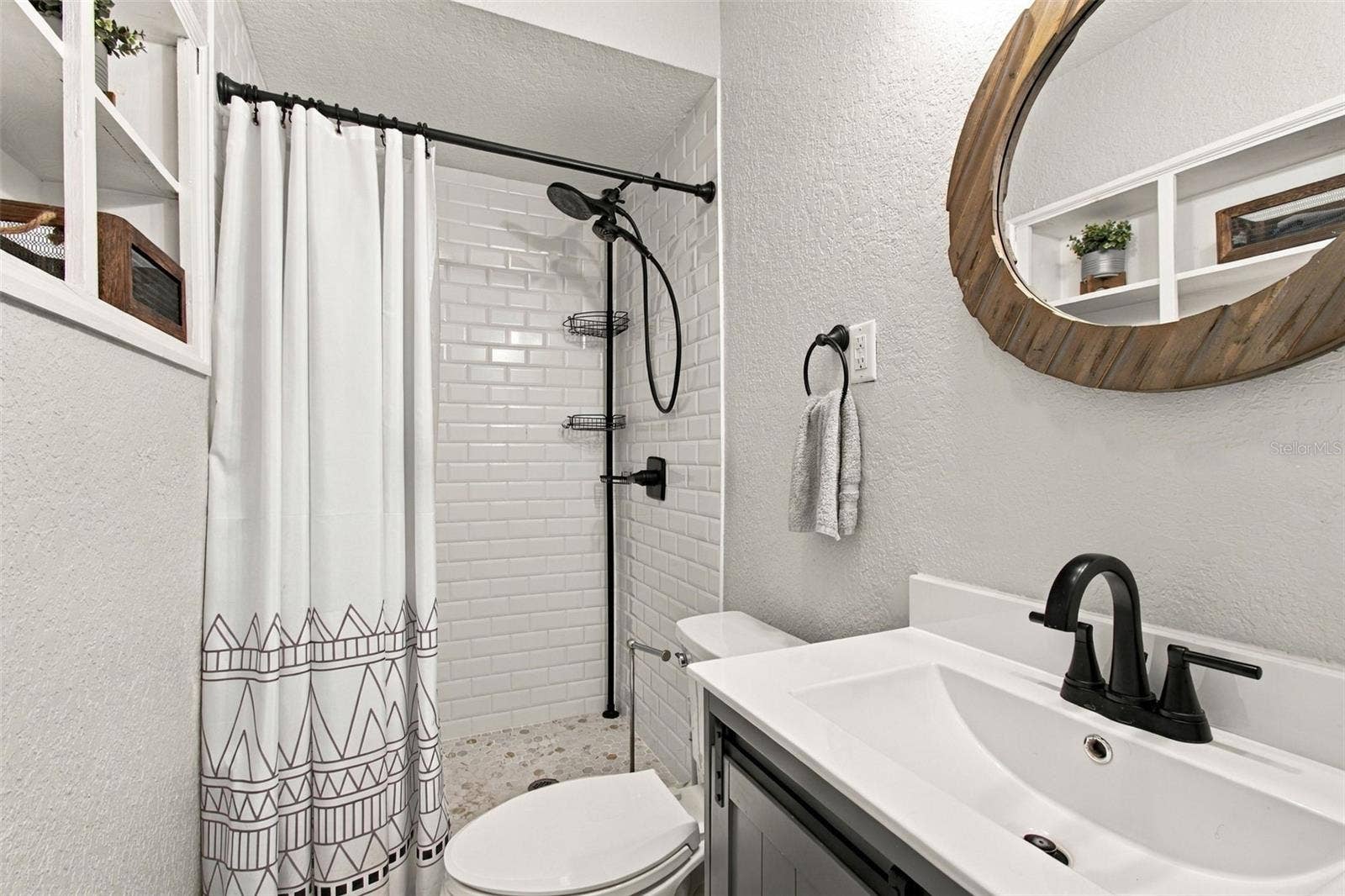 3306 NAKORA DRIVE, Tampa, FL 33618 Primary Bathroom