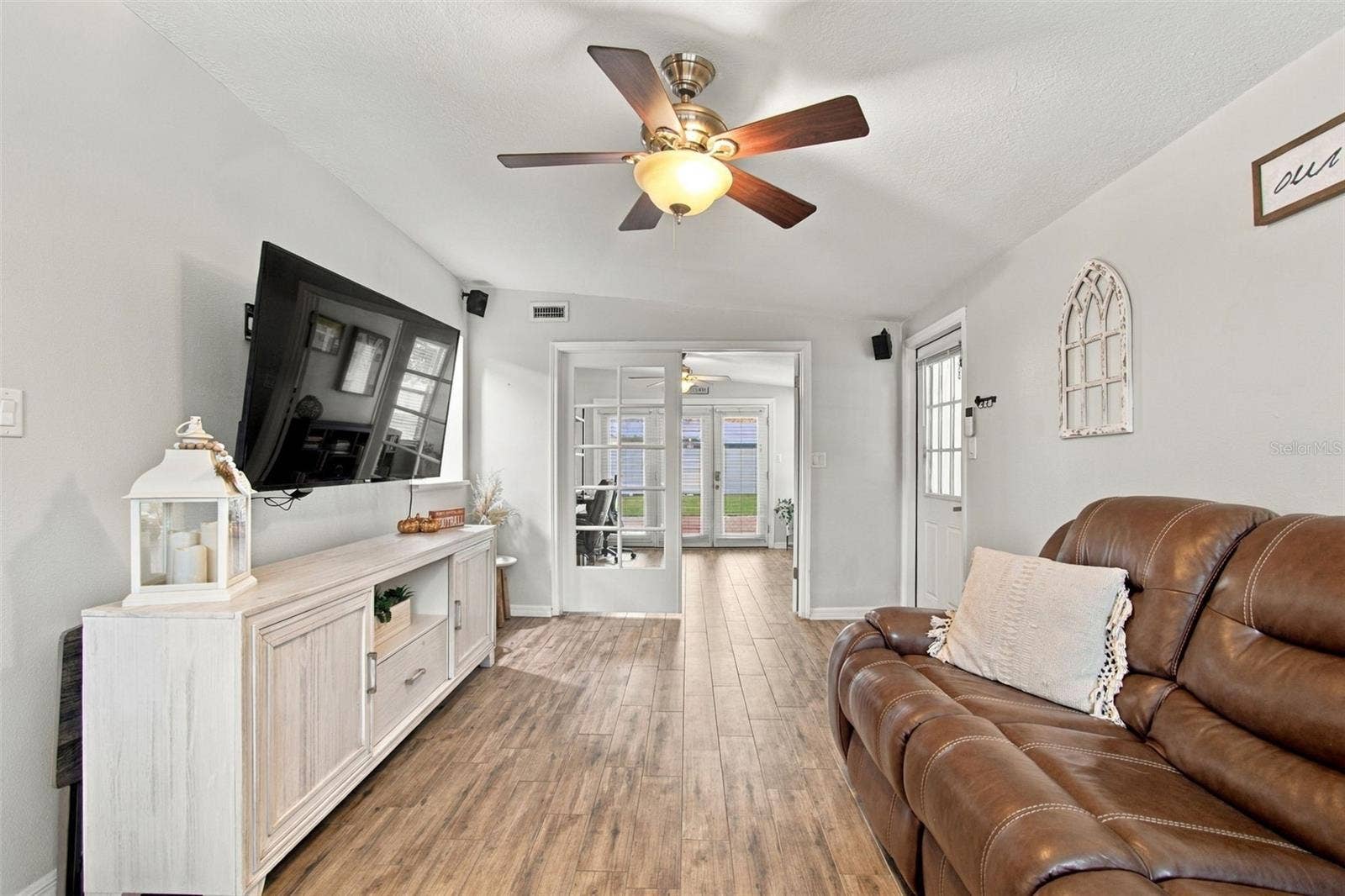 3306 NAKORA DRIVE, Tampa, FL 33618 Family Room