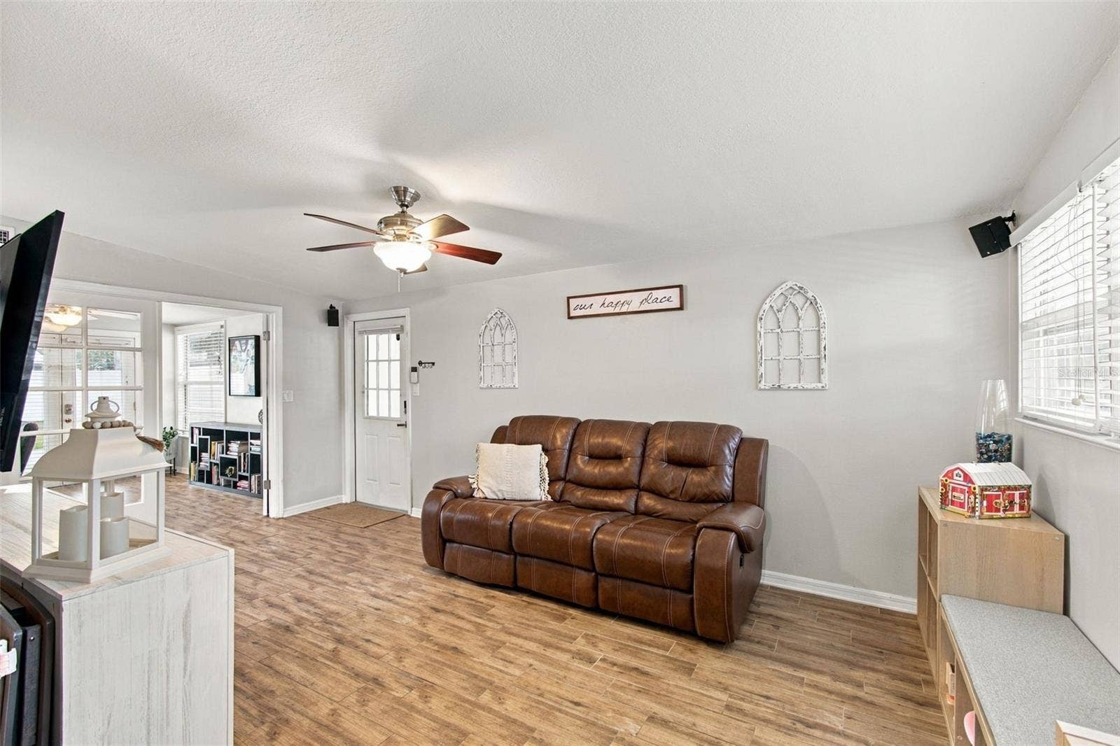 3306 NAKORA DRIVE, Tampa, FL 33618 Family Room