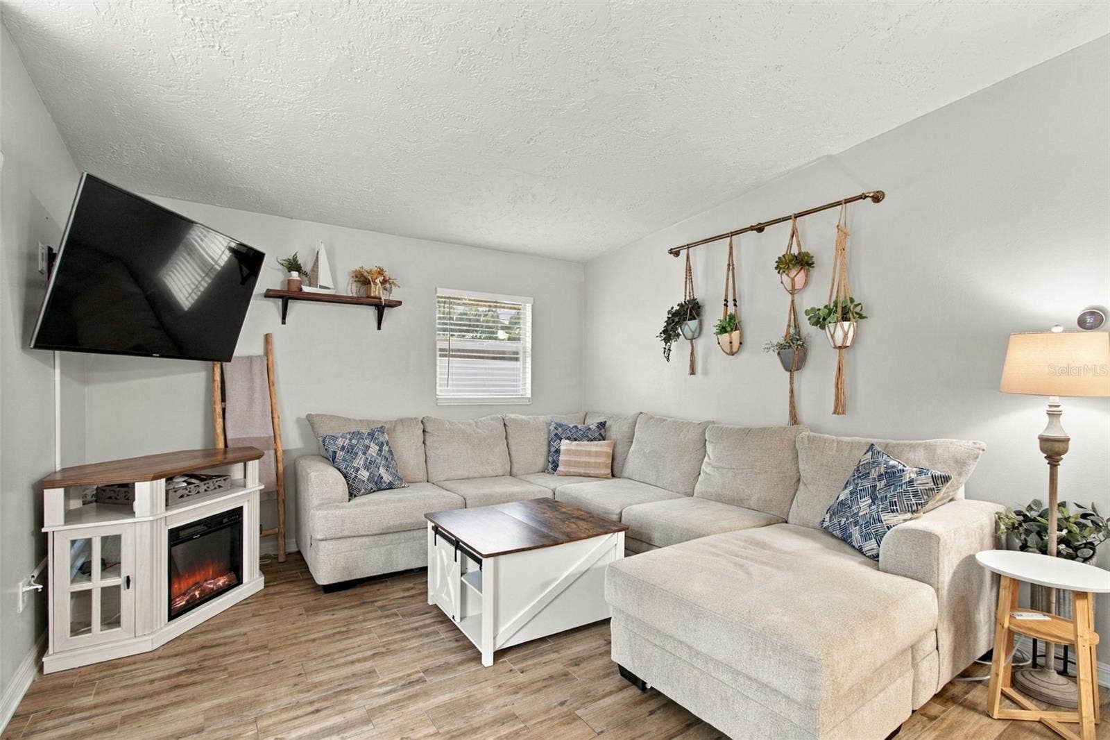 3306 NAKORA DRIVE, Tampa, FL 33618 Living Room