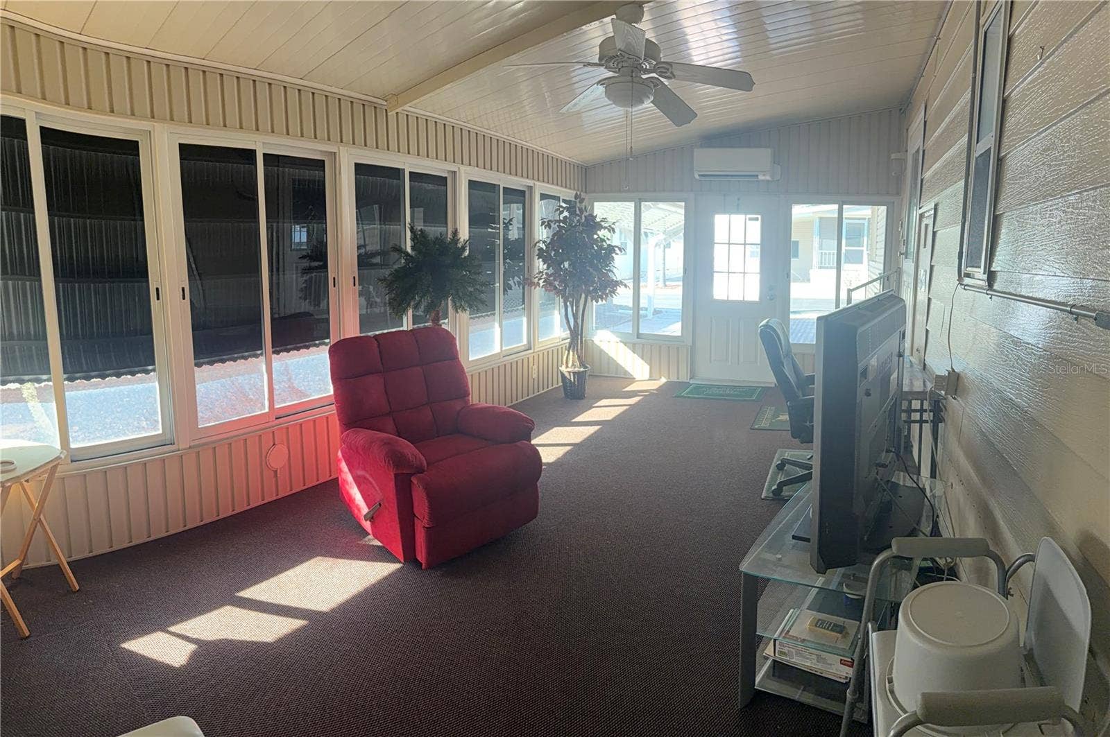3301 2ND ST BOULEVARD, #261, Dunedin, FL 34698 Florida room