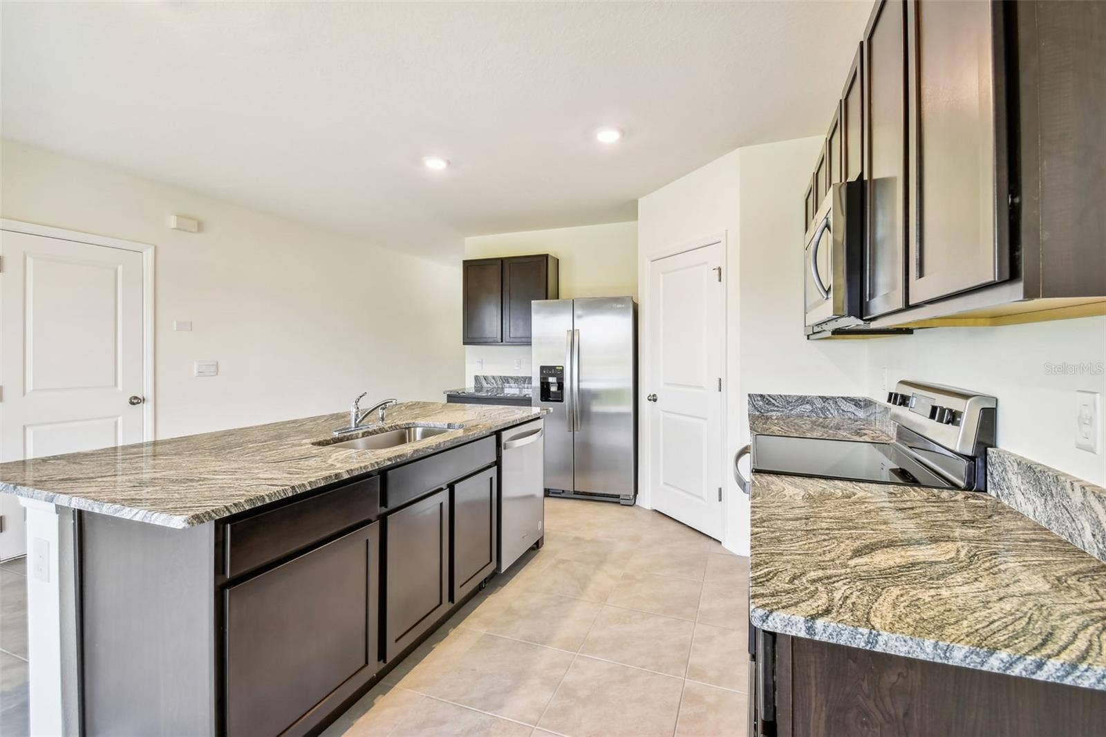 2774 COMMON FIG RUN, Wesley Chapel, FL 33543 2774 COMMON FIG RUN, Wesley Chapel, FL 33543