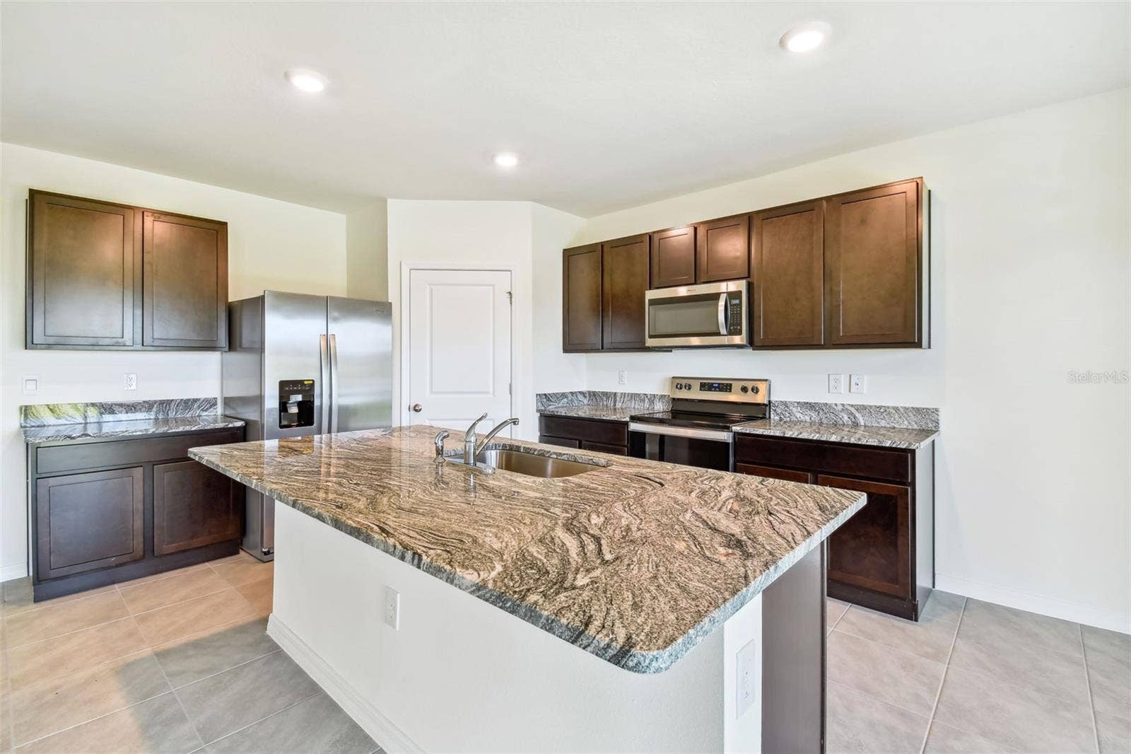 2774 COMMON FIG RUN, Wesley Chapel, FL 33543 2774 COMMON FIG RUN, Wesley Chapel, FL 33543